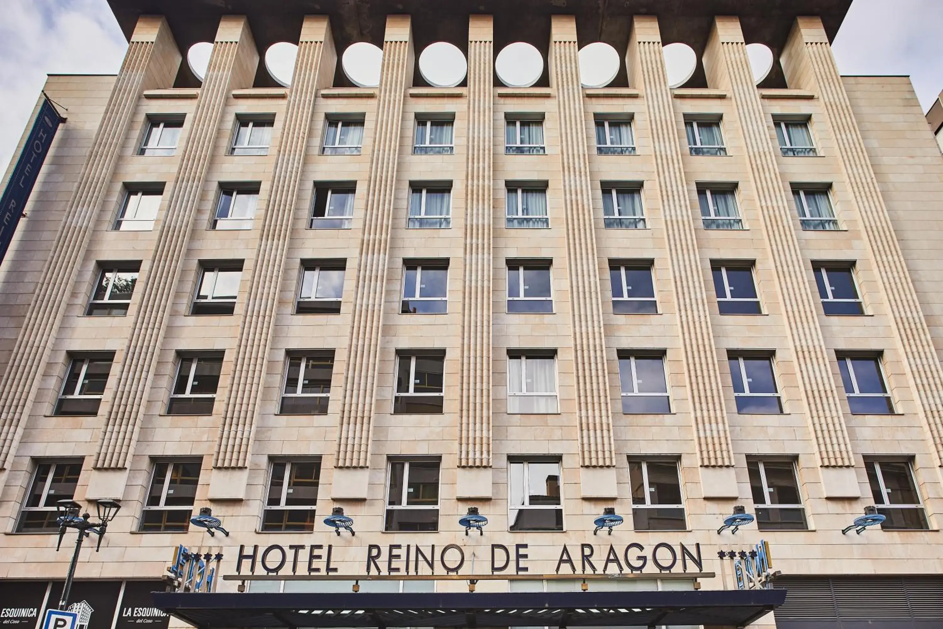 Property building in Silken Reino de Aragón Property building in Silken Reino de Aragón