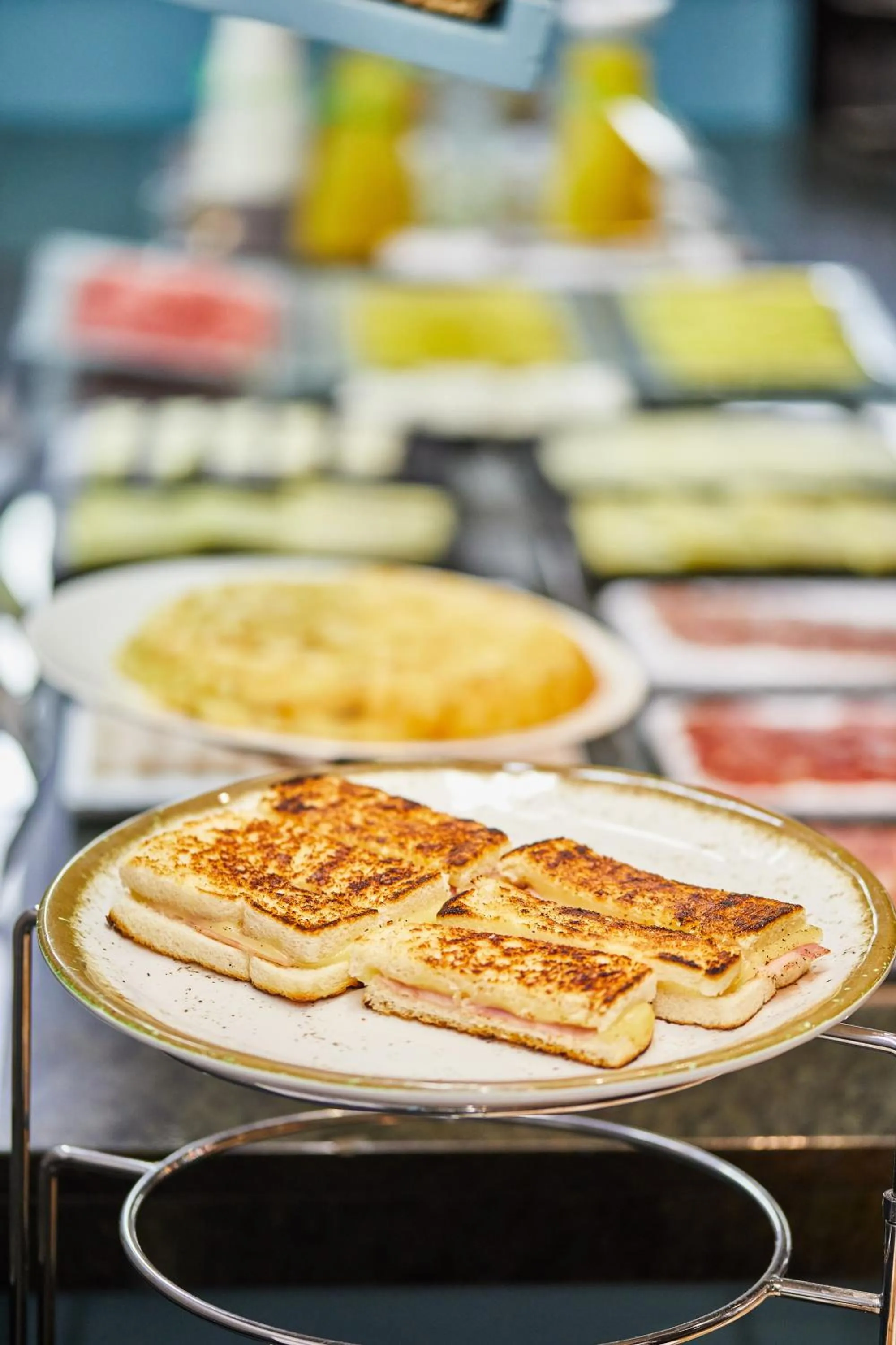 Buffet breakfast in Silken Reino de Aragón