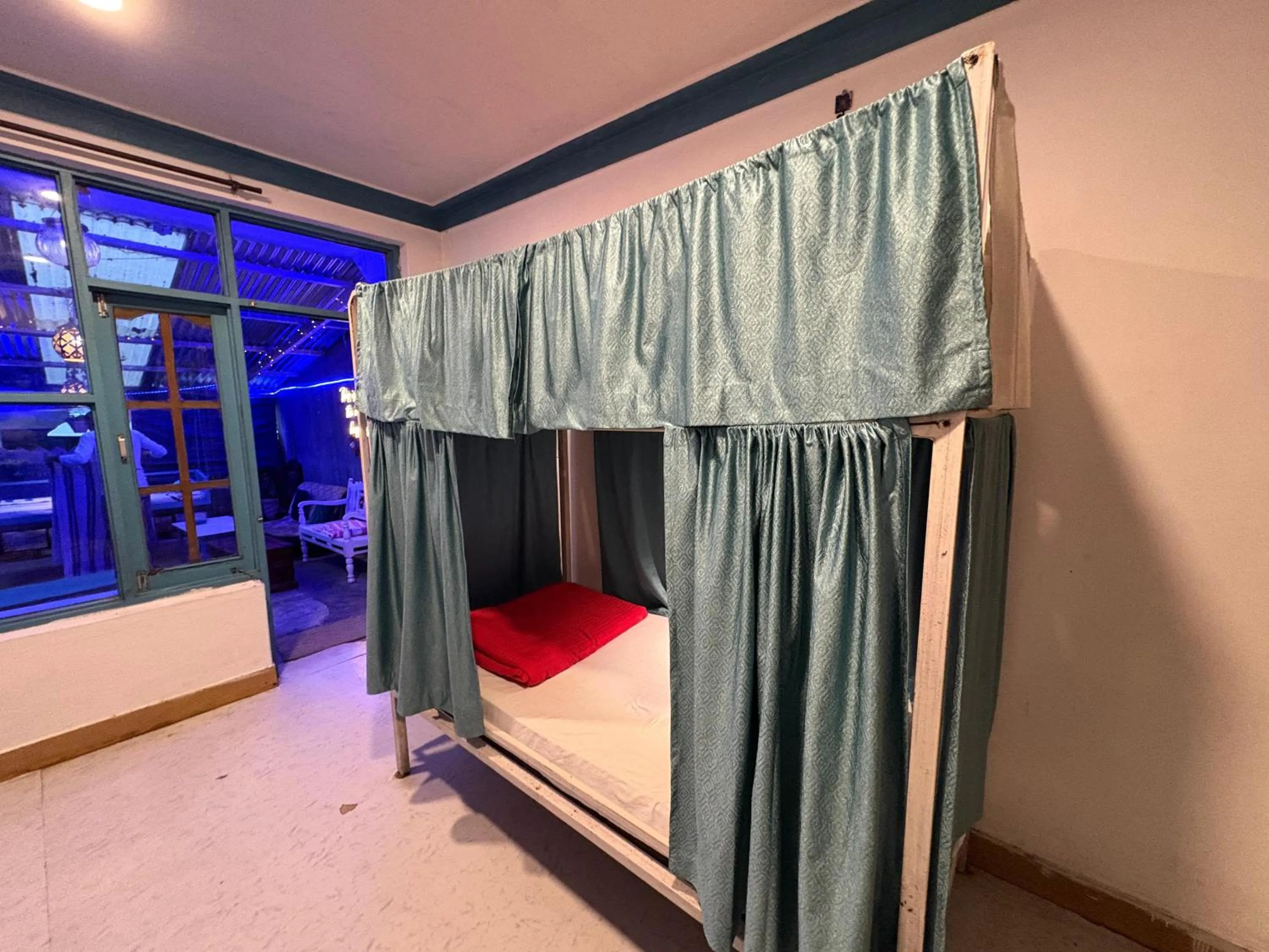 bunk bed, Bed in LA SIESTA INDIA MCLEODGANJ