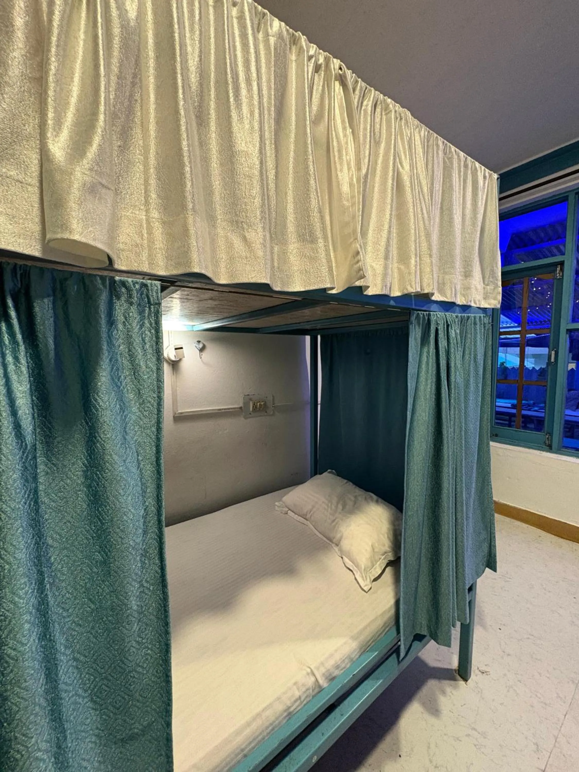 bunk bed, Bed in LA SIESTA INDIA MCLEODGANJ