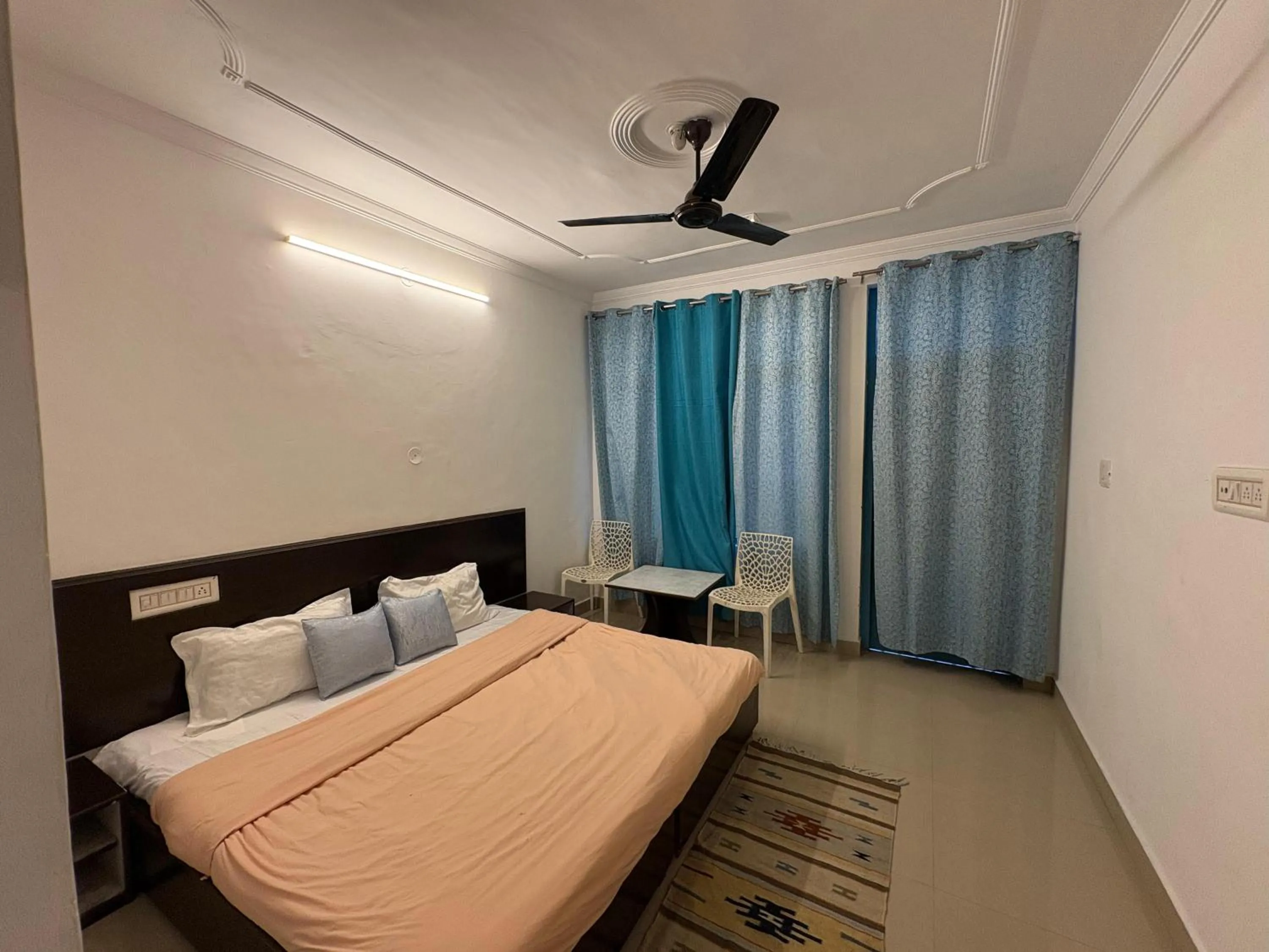 Bed in LA SIESTA INDIA MCLEODGANJ