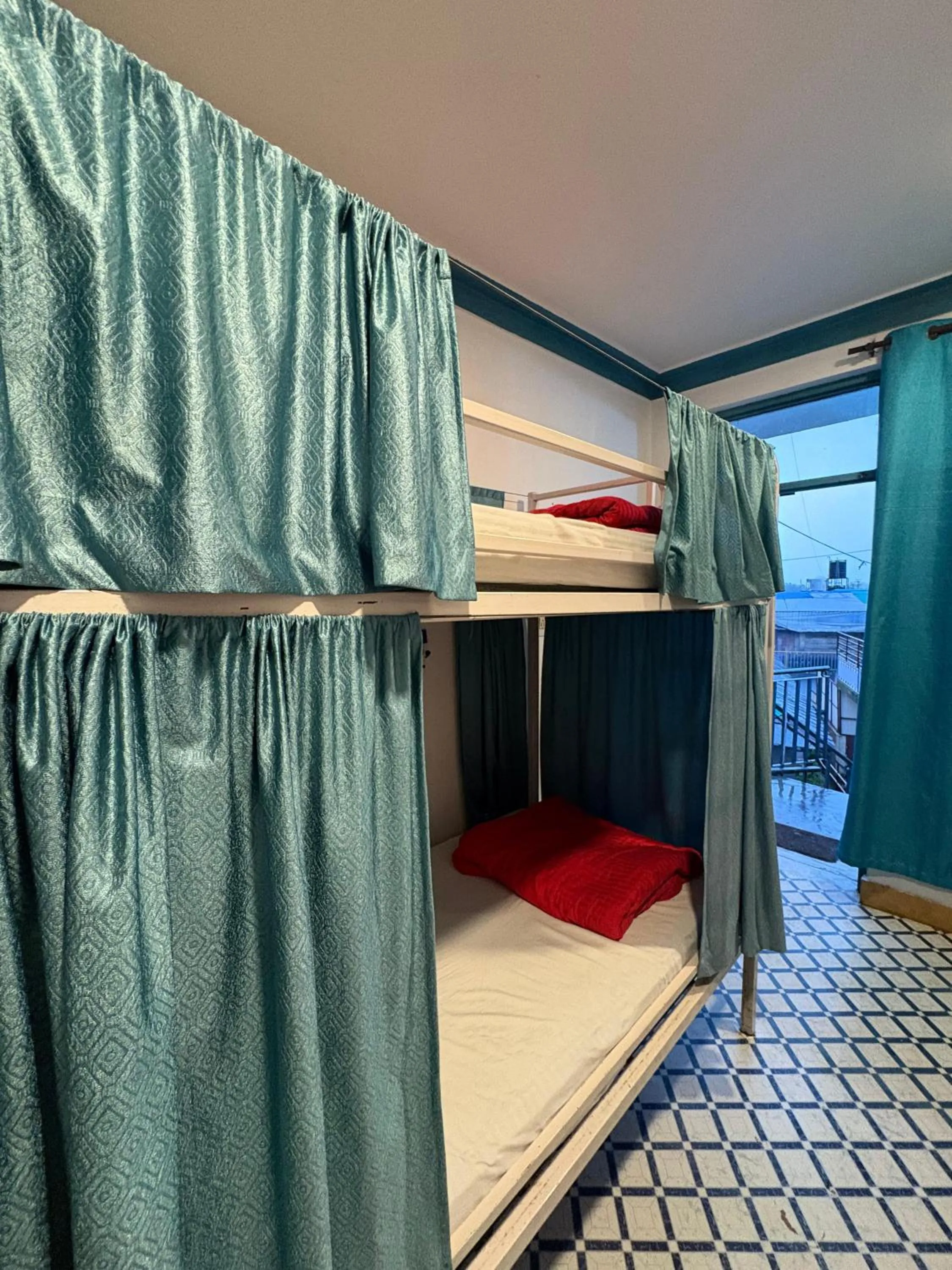 bunk bed, Bed in LA SIESTA INDIA MCLEODGANJ