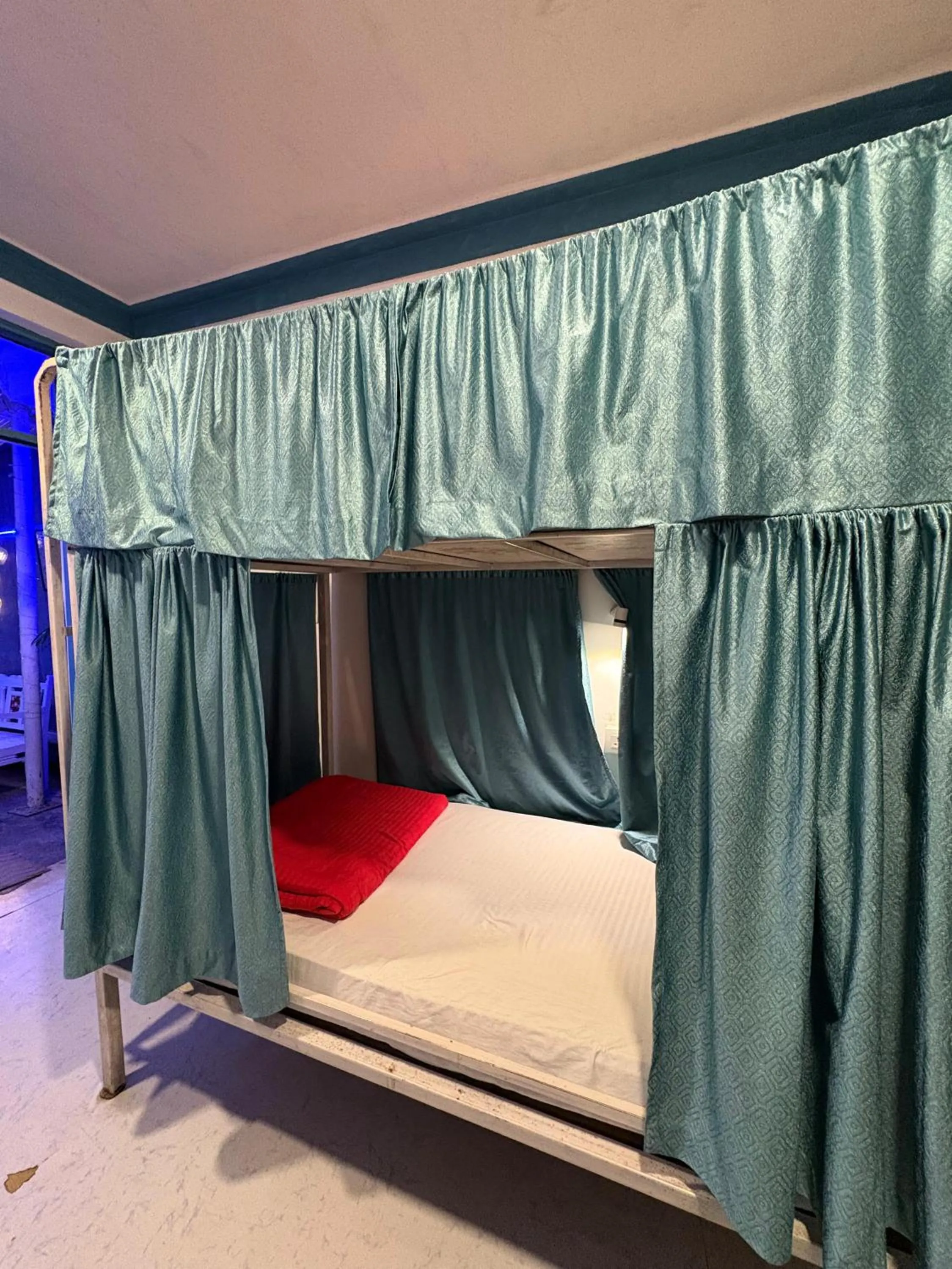 bunk bed, Bed in LA SIESTA INDIA MCLEODGANJ