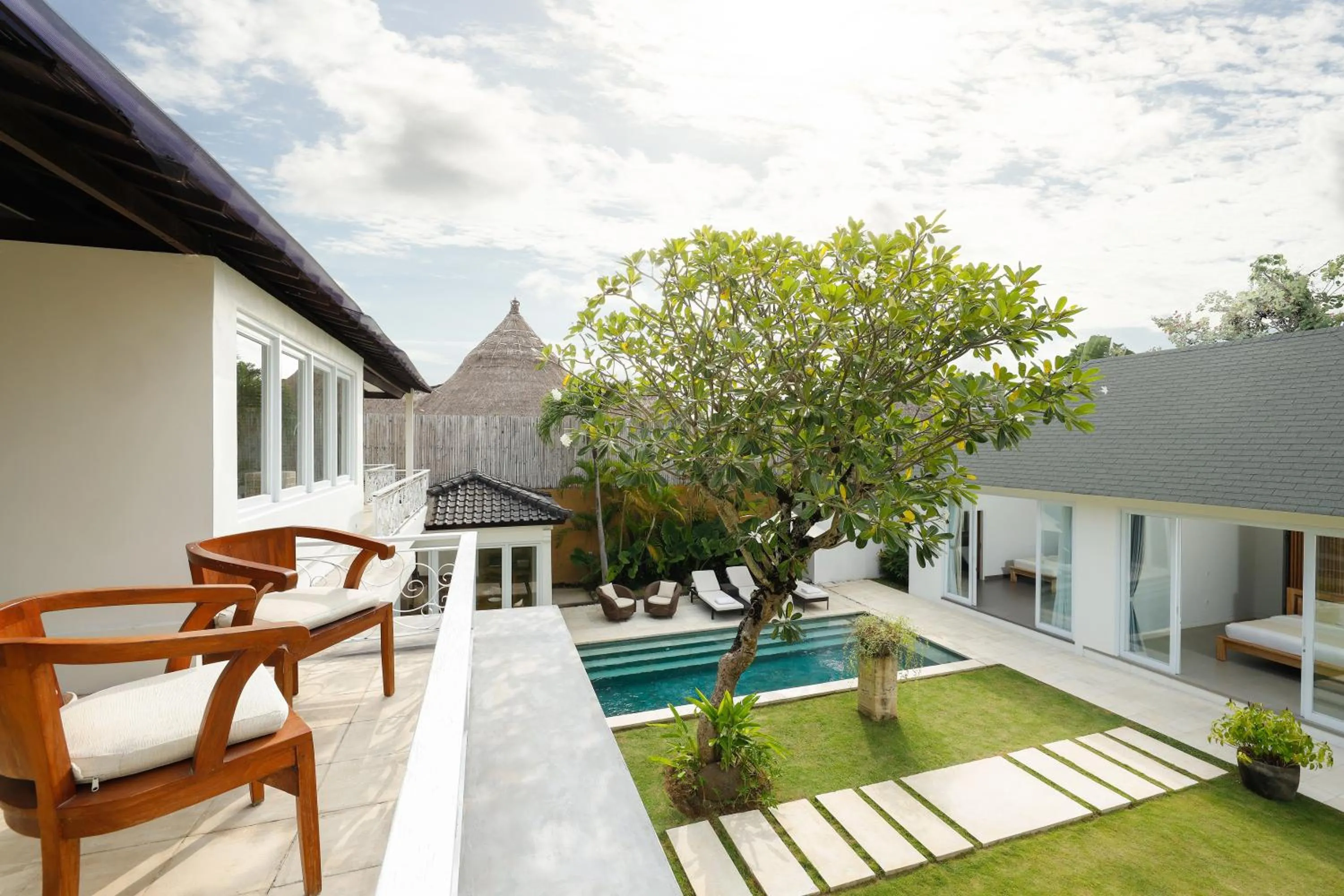 Villa Swarna by Nakula