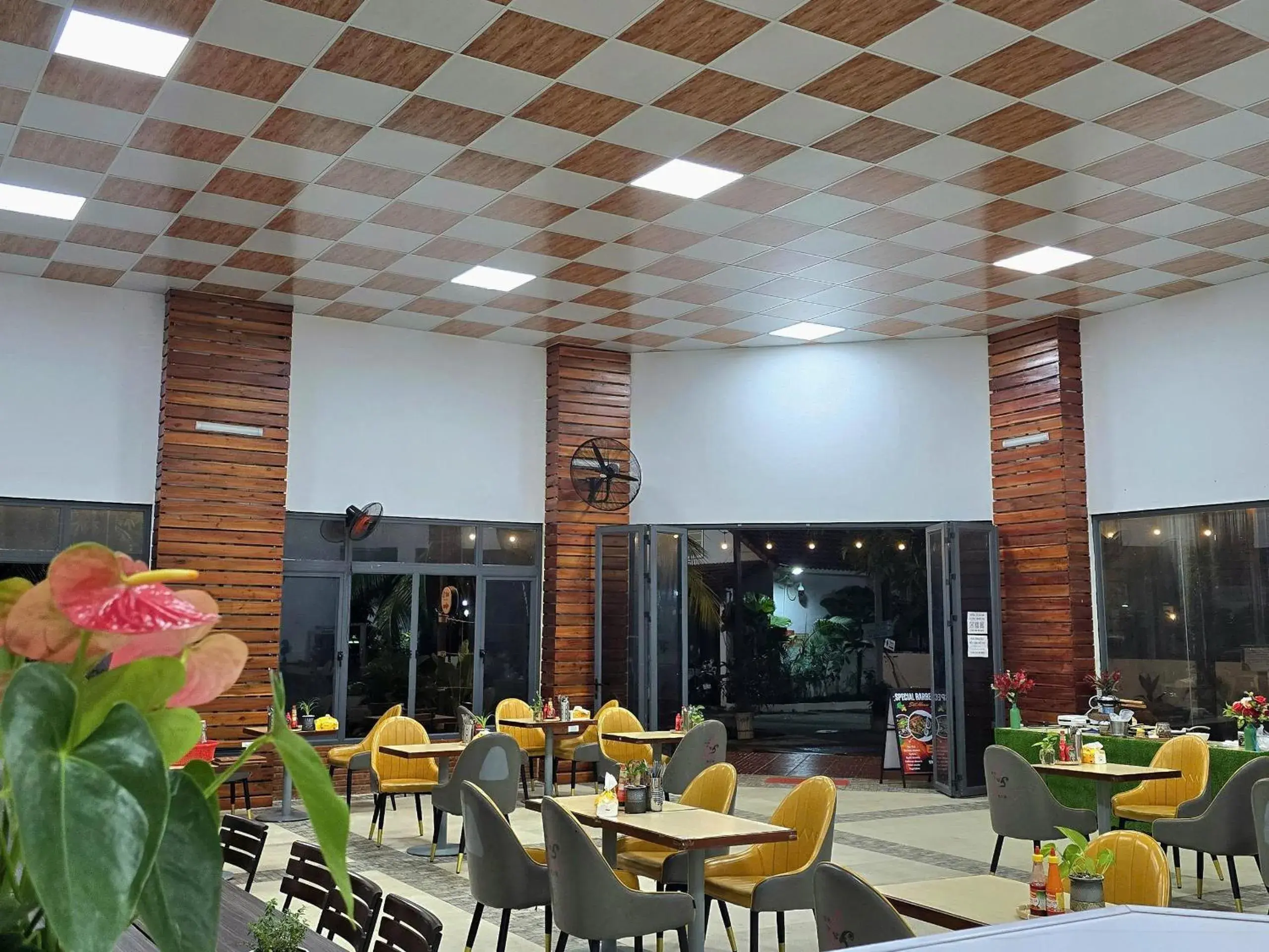 Restaurant/places to eat in Fla Village Restaurant/places to eat in Fla Village