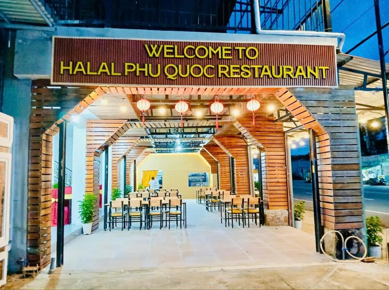 Restaurant/places to eat in Fla Village