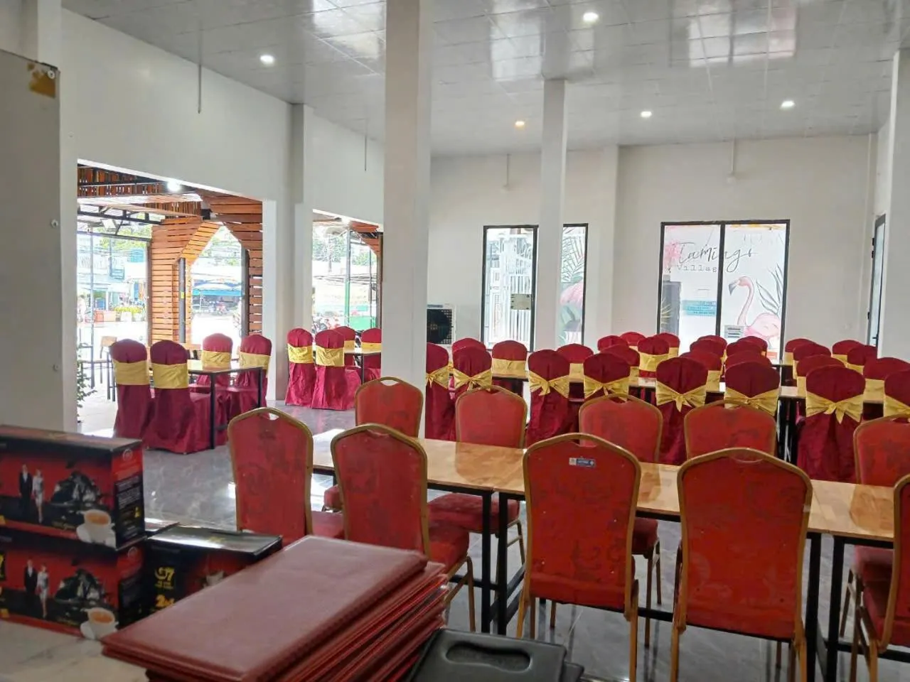 Restaurant/places to eat in Fla Village