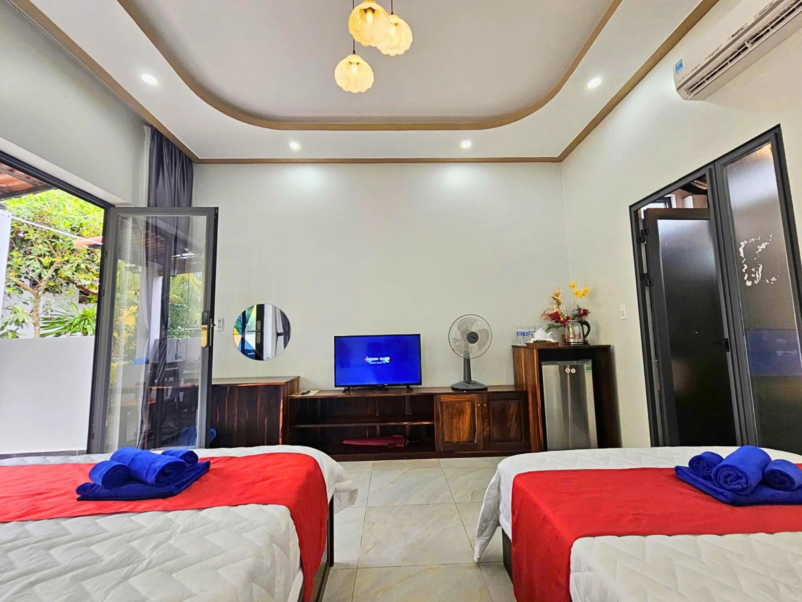 furniture, Bed in Fla Village