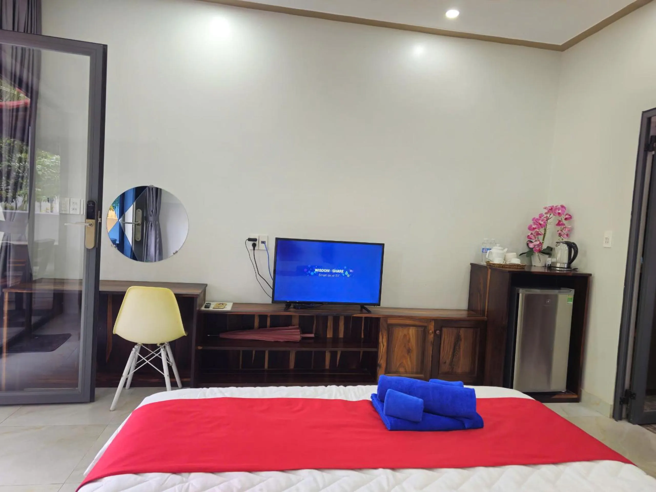 Living room, Bed in Fla Village