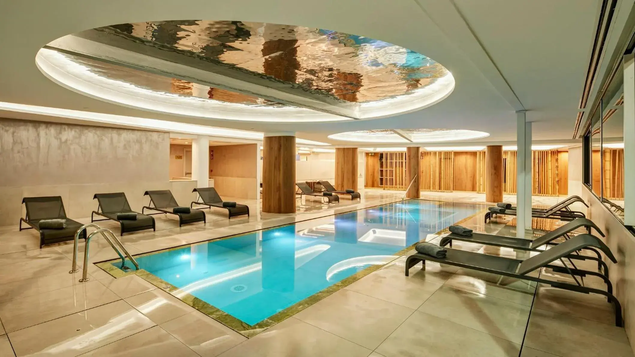 Swimming pool in Sercotel HMO Martina Swimming pool in Sercotel HMO Martina