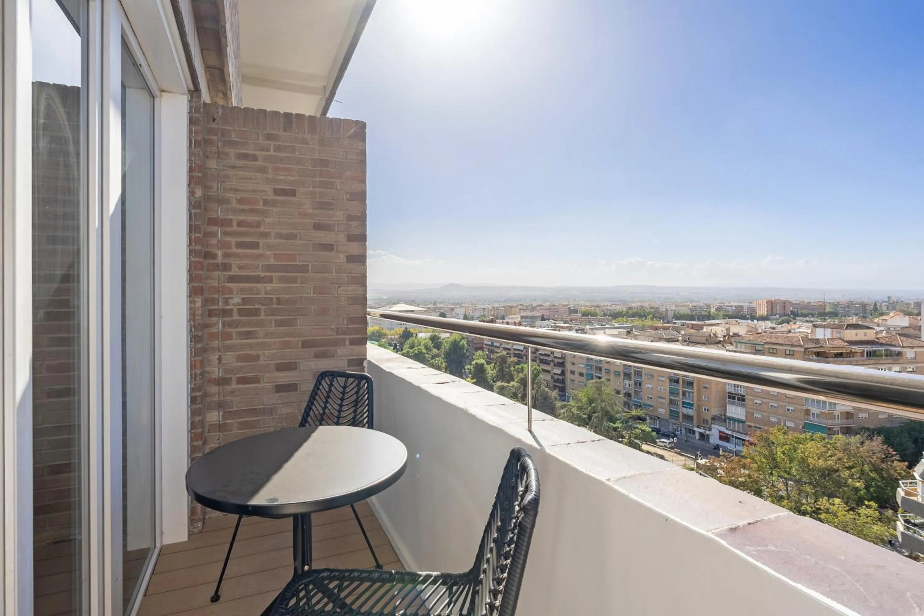 Photo of the whole room in Sercotel HMO Martina