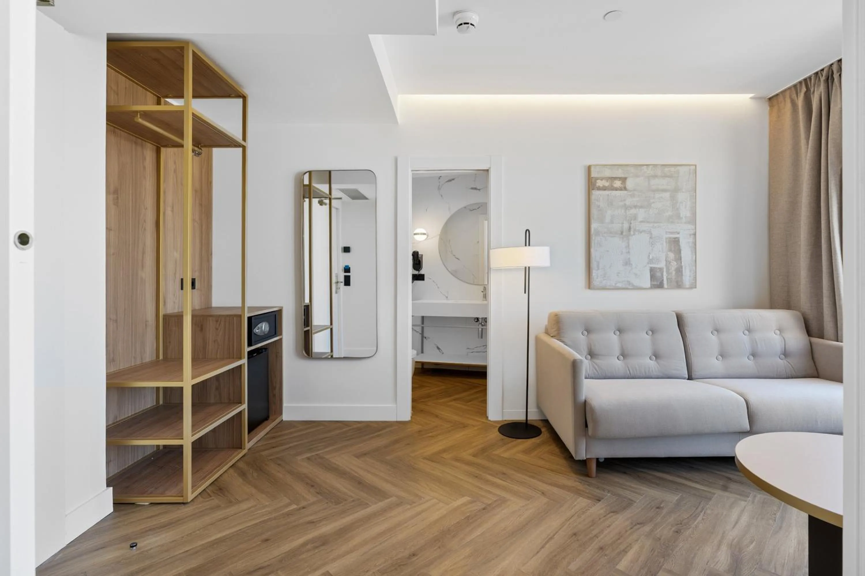 Photo of the whole room in Sercotel HMO Martina