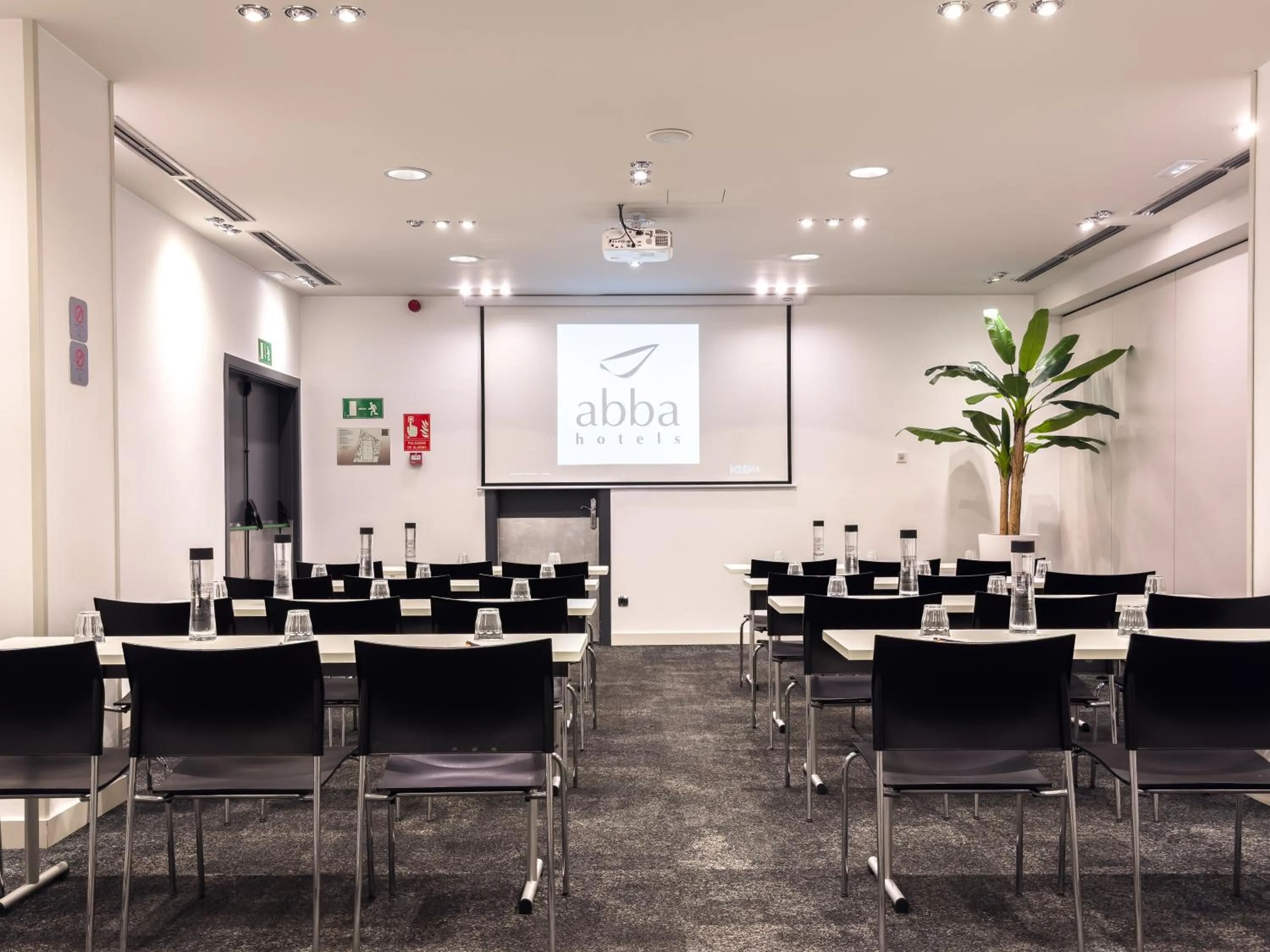 Meeting/conference room in Abba Sants