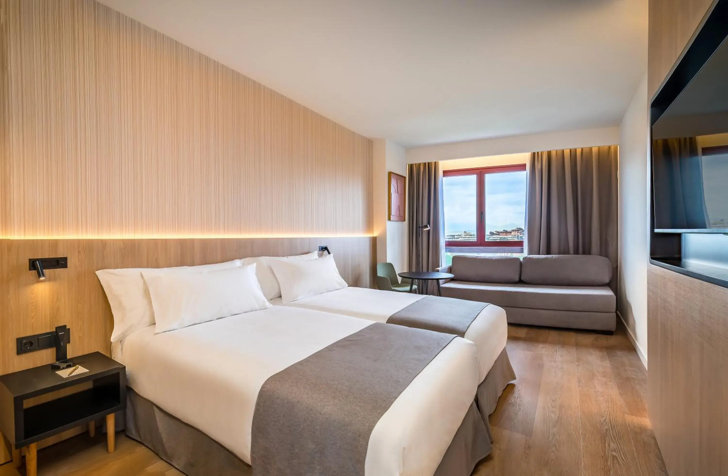 Photo of the whole room, Bed in Occidental Pamplona Photo of the whole room, Bed in Occidental Pamplona