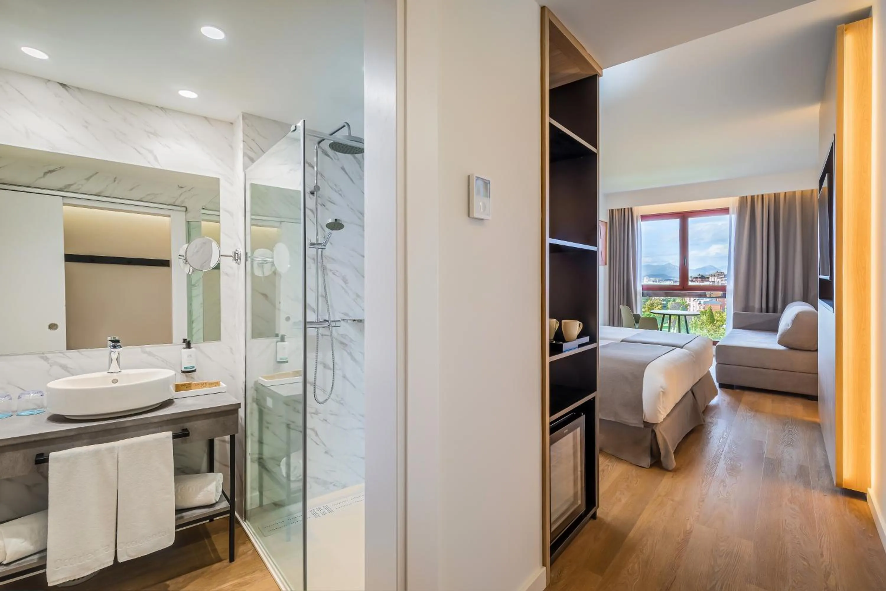 Photo of the whole room, Bed in Occidental Pamplona