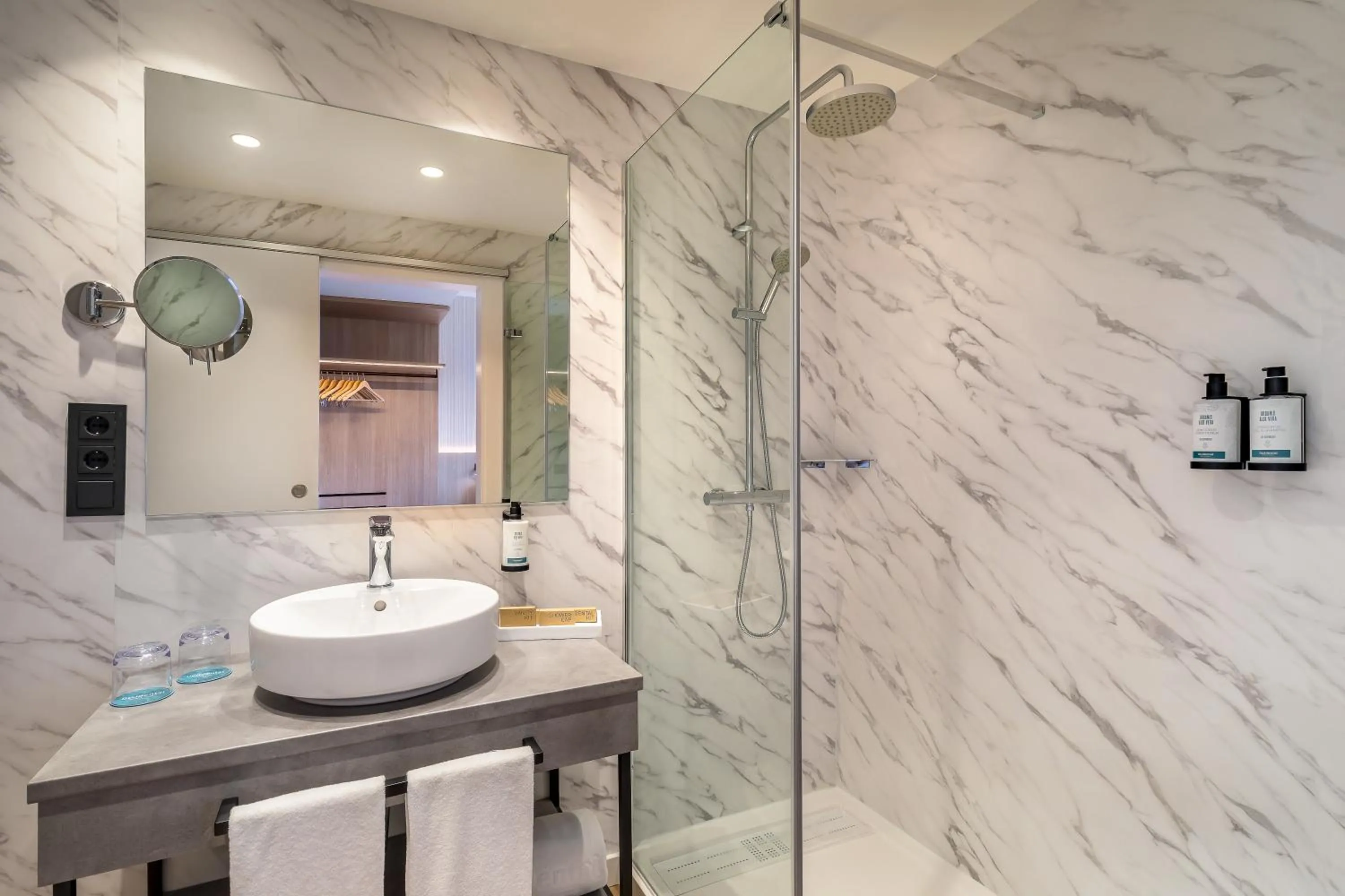 Bathroom in Occidental Pamplona