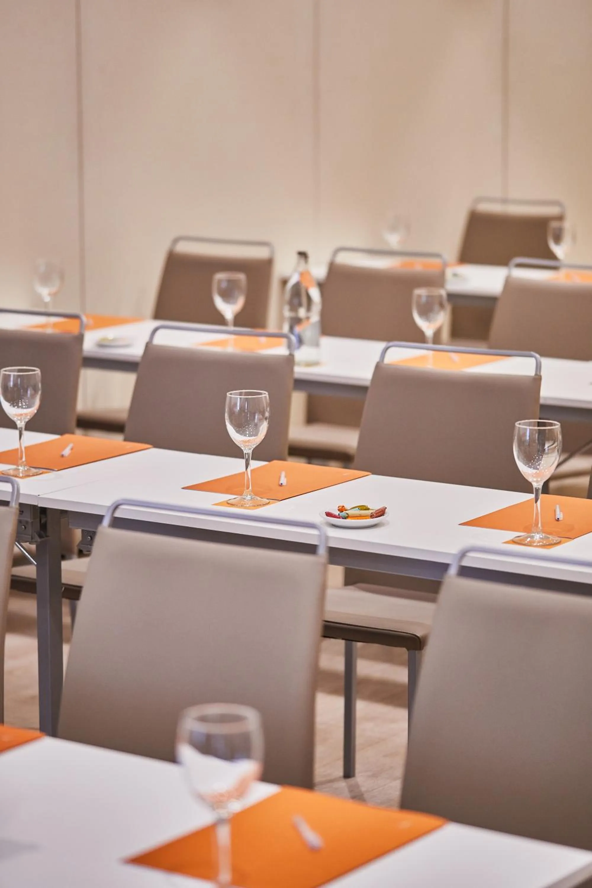 Lounge or bar in Silken Ciudad de Vitoria