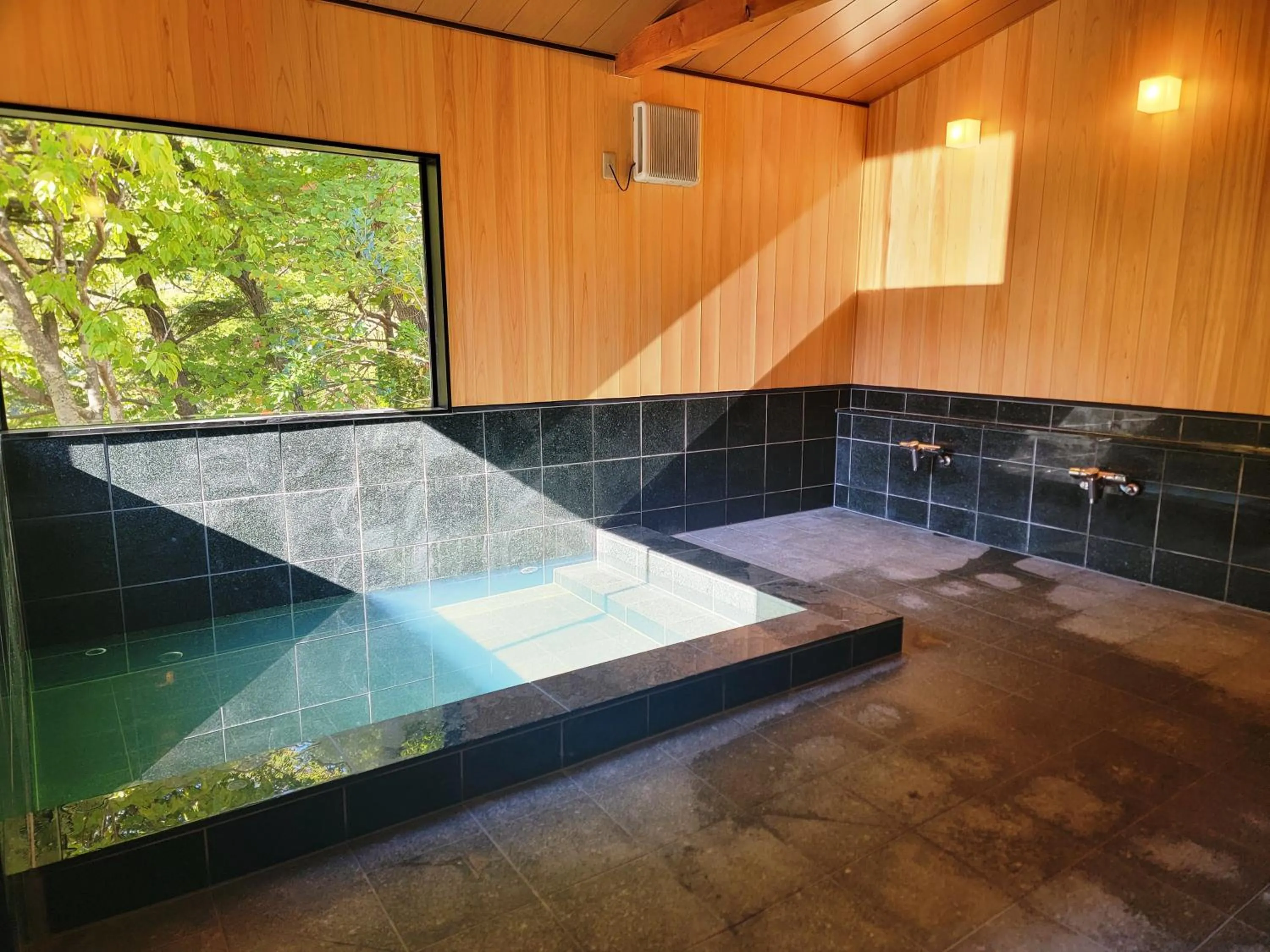 Hot Spring Bath in K's House Nikko - Kinugawa Onsen Hostel