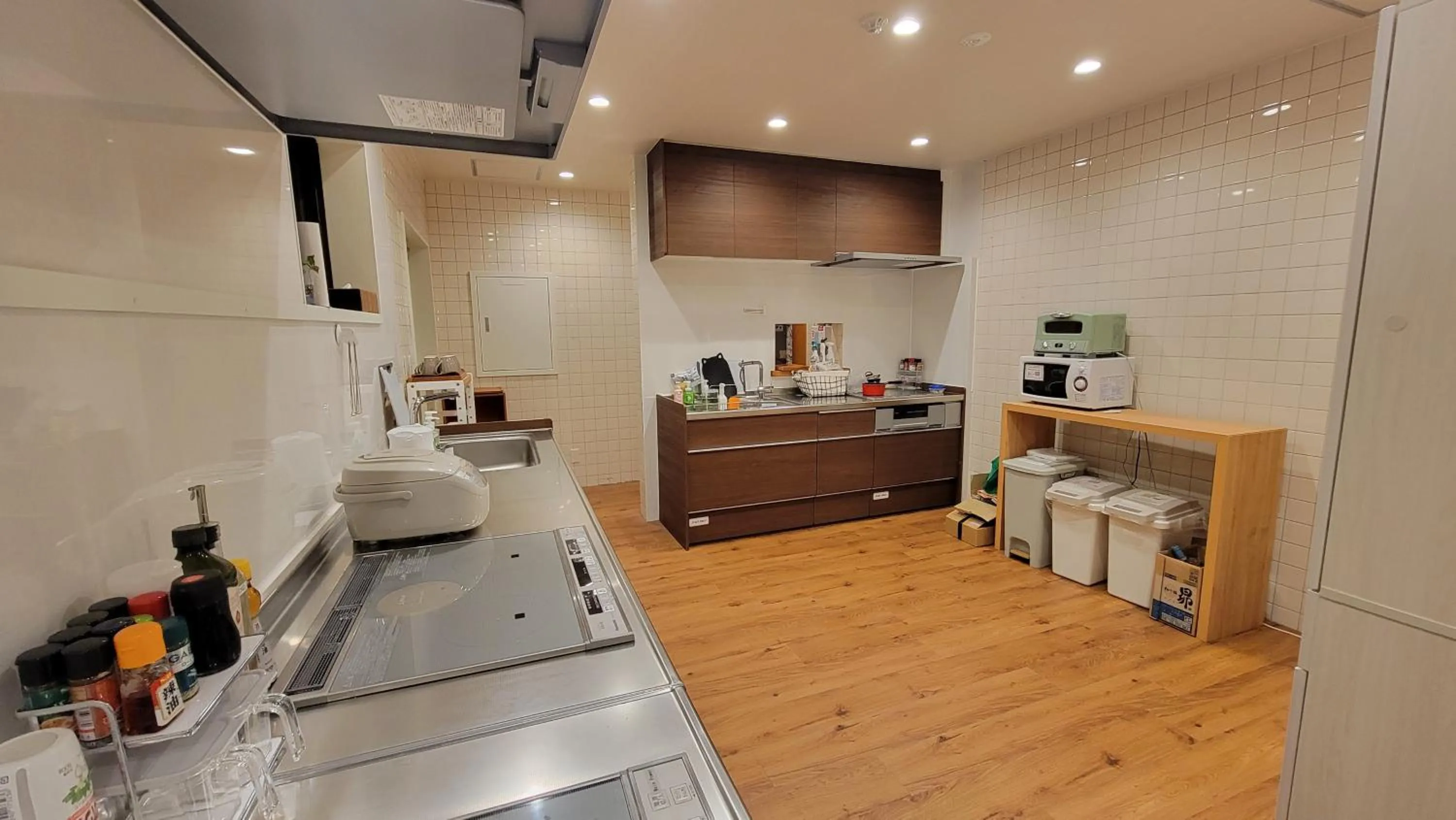 Communal kitchen in K's House Nikko - Kinugawa Onsen Hostel