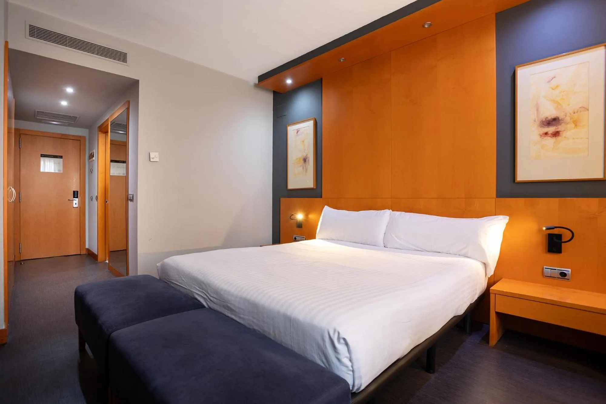 Photo of the whole room, Bed in Eurostars Atlántida
