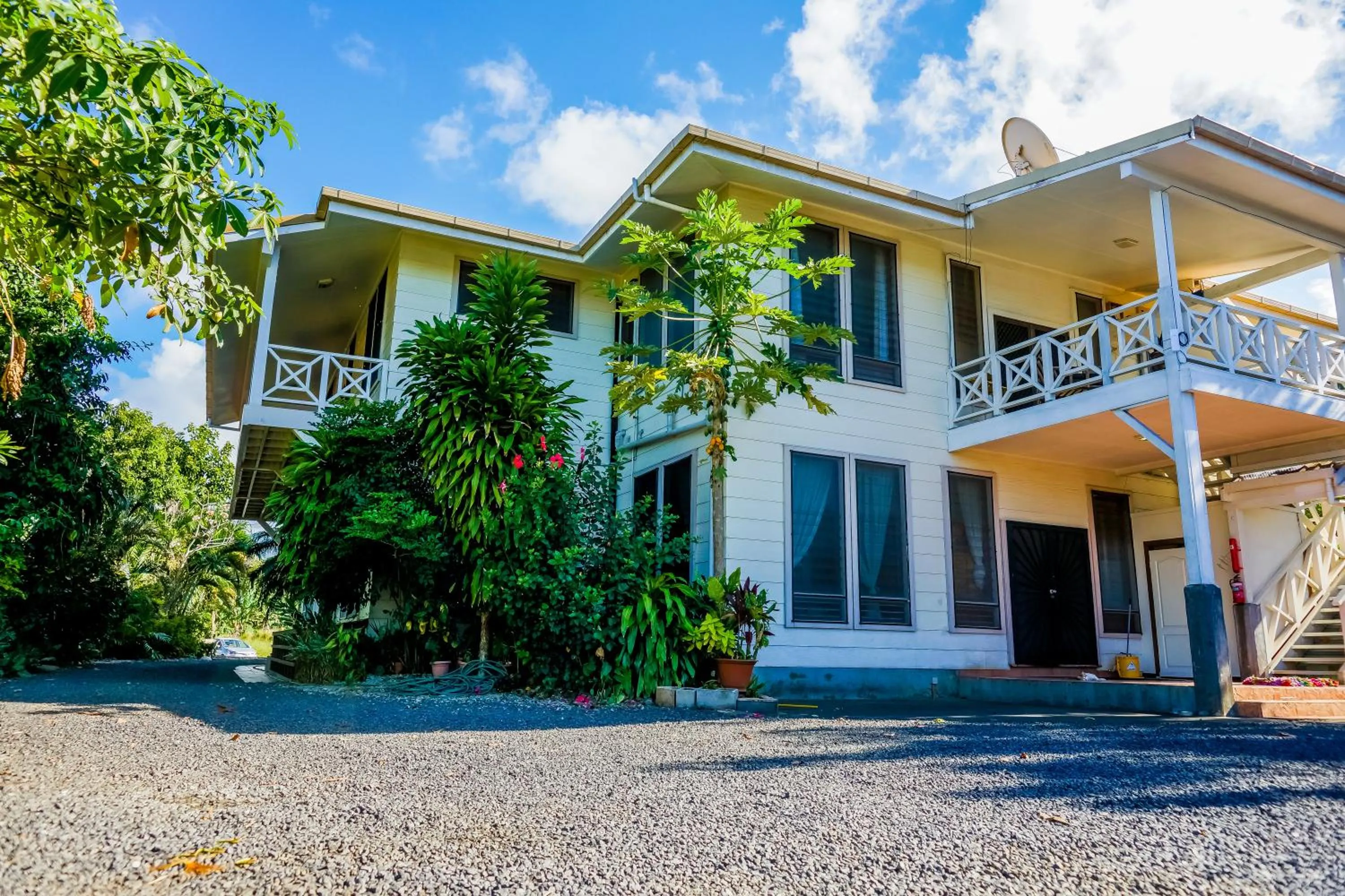 Property building in Lynn's Getaway Hotel