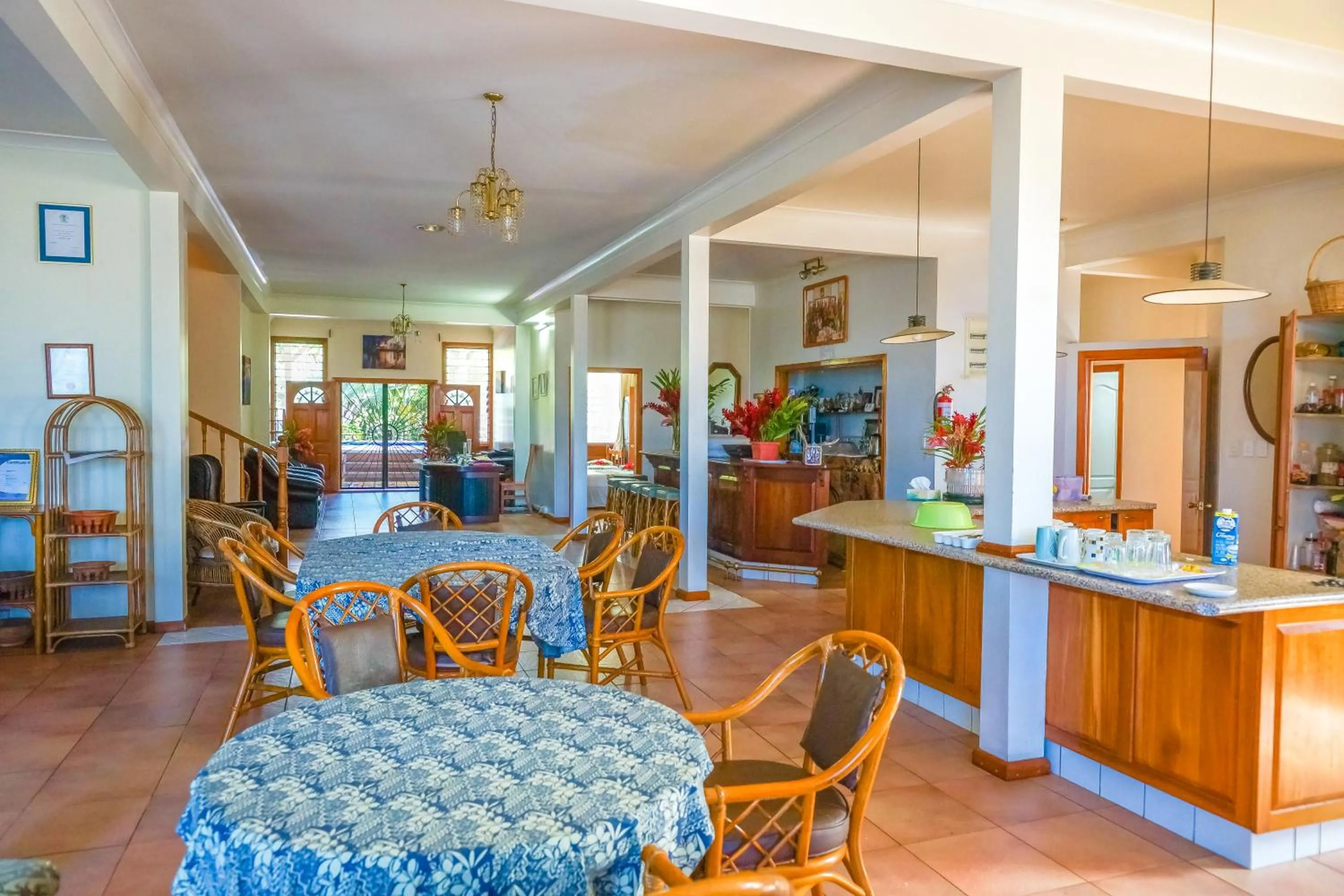 Dining area in Lynn's Getaway Hotel