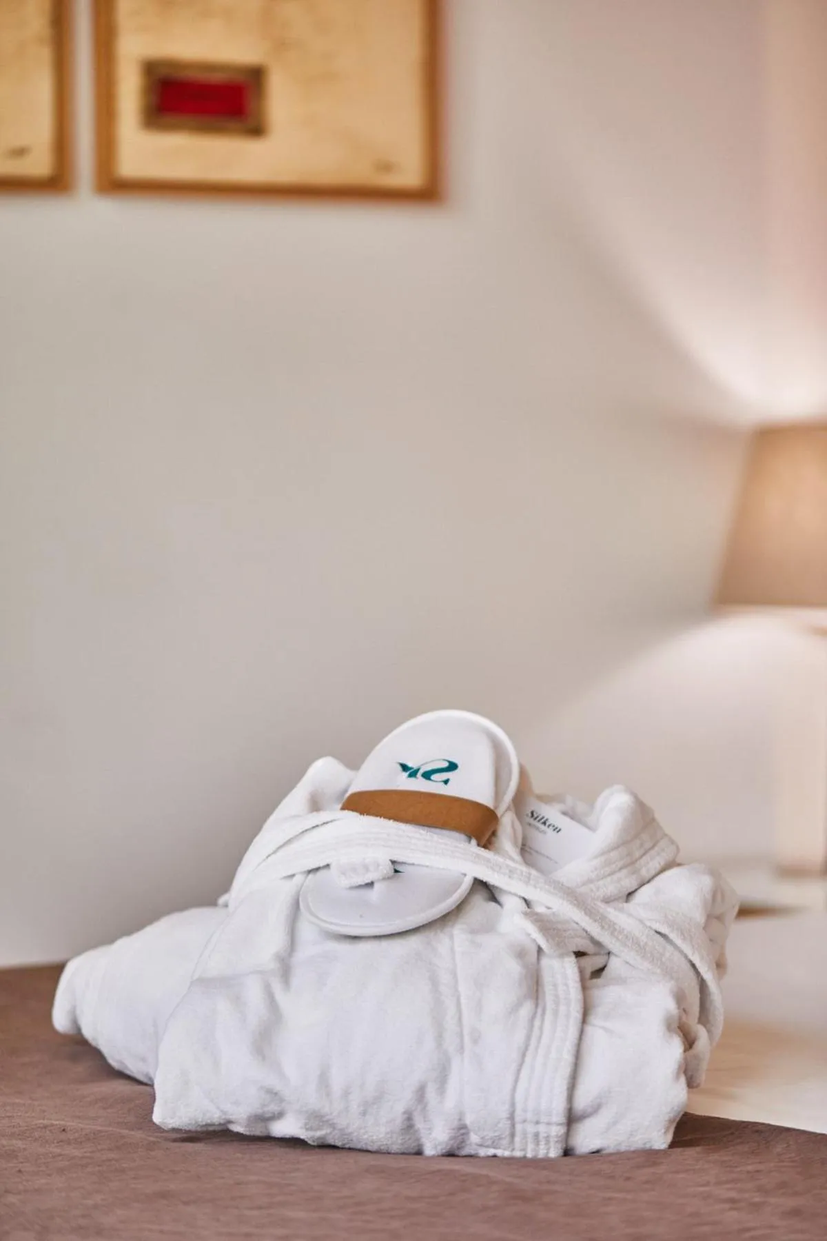 wardrobe, Bed in Silken Puerta Valencia