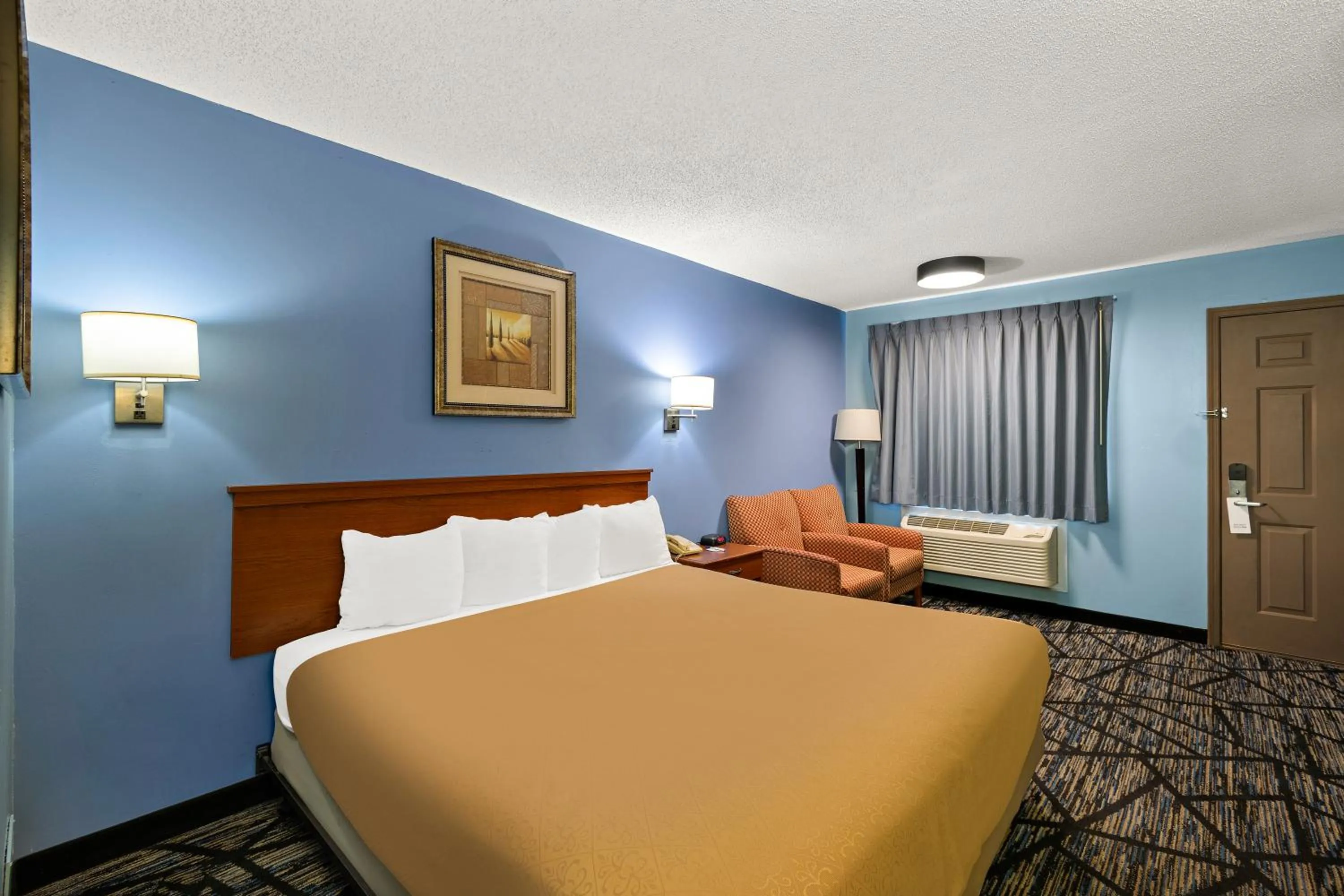 Bed in Americas Best Value Inn-Celina