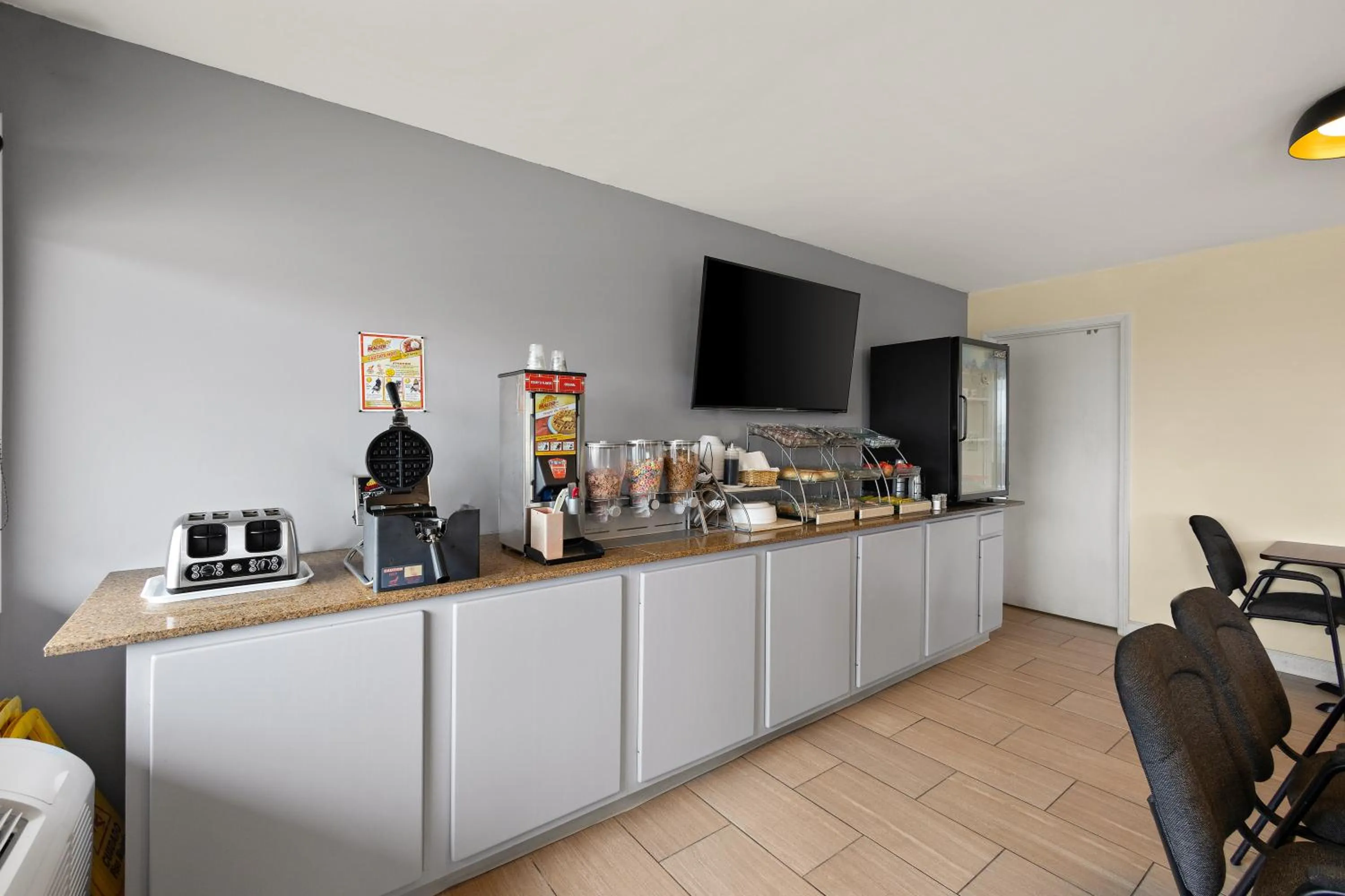 Coffee/tea facilities in Americas Best Value Inn-Celina