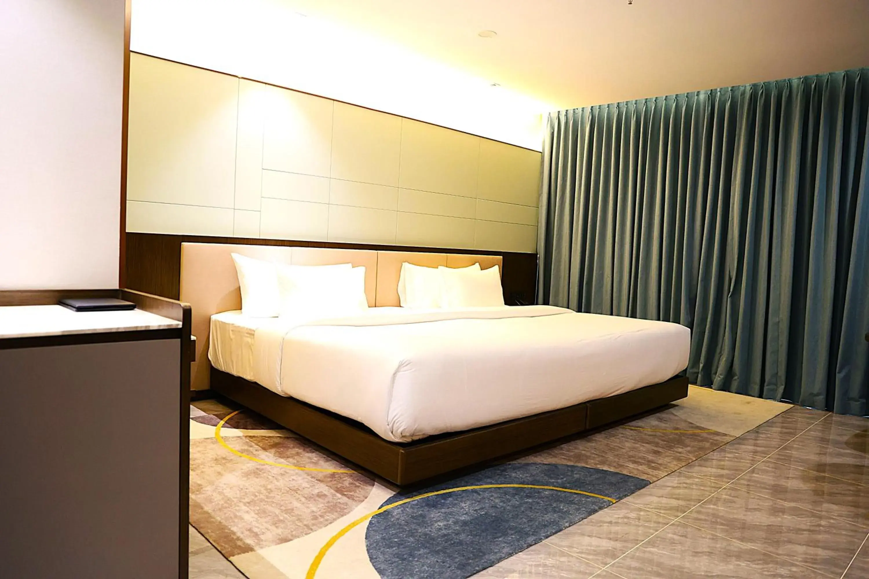 Supreme Deluxe Twin Mountain and River View in Castle Bayview Resort & Spa Supreme Deluxe Twin Mountain and River View in Castle Bayview Resort & Spa