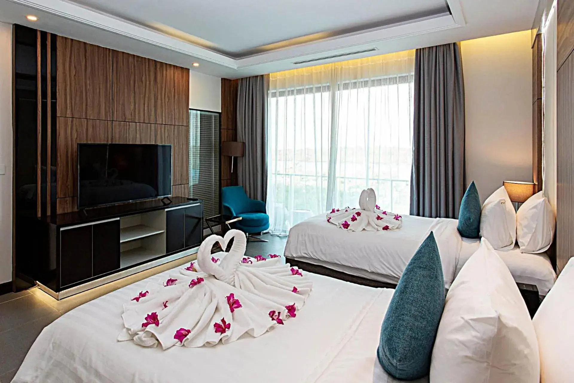 Grand Deluxe Twin Pool View in Castle Bayview Resort & Spa Grand Deluxe Twin Pool View in Castle Bayview Resort & Spa