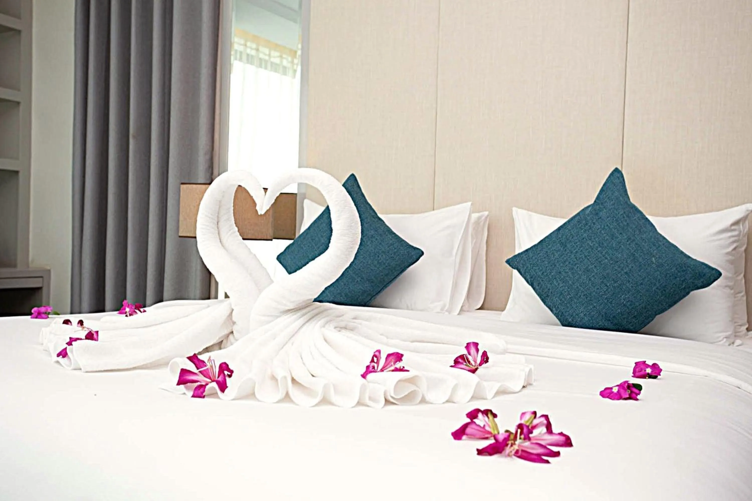 Bed in Castle Bayview Resort & Spa