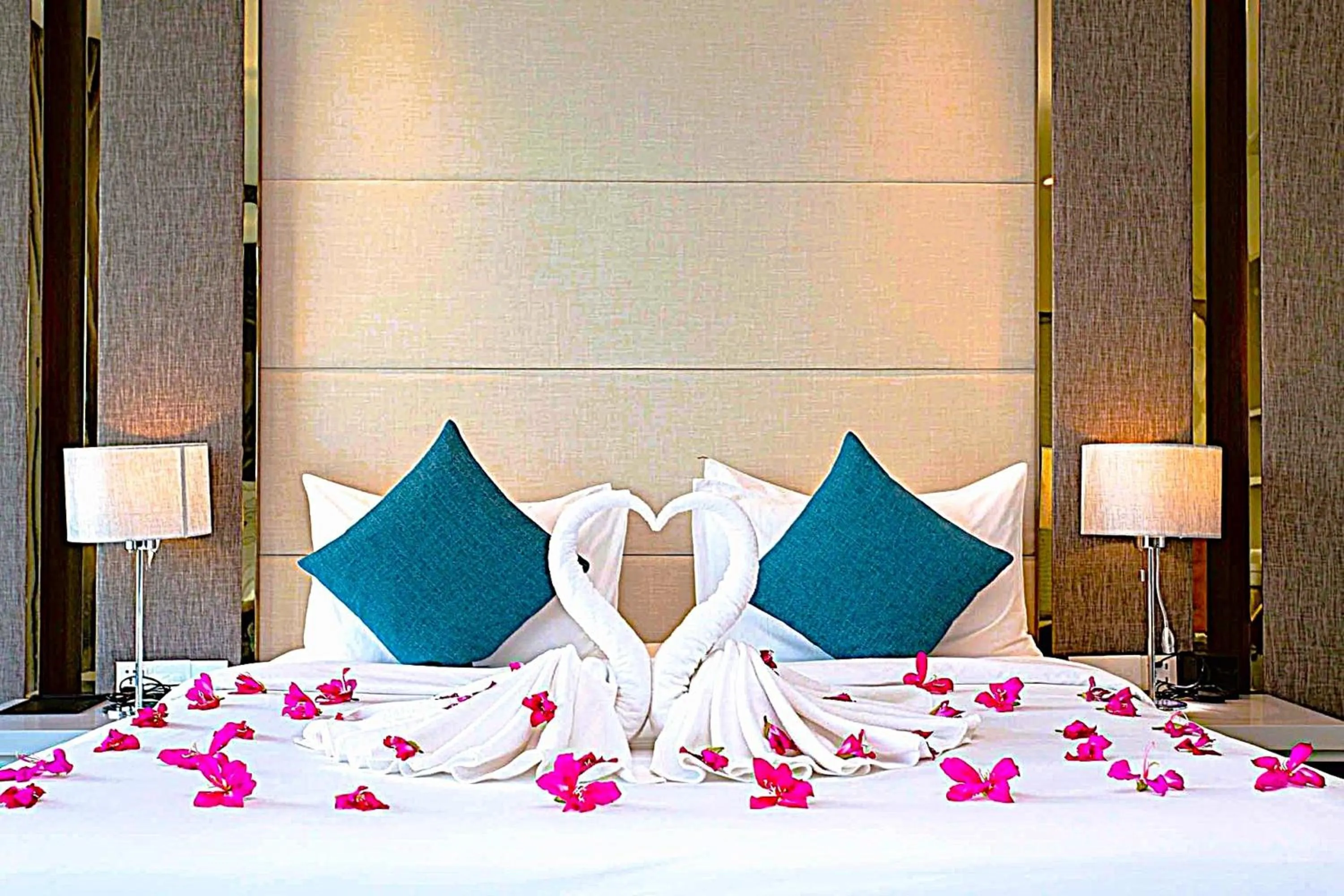 Bed in Castle Bayview Resort & Spa