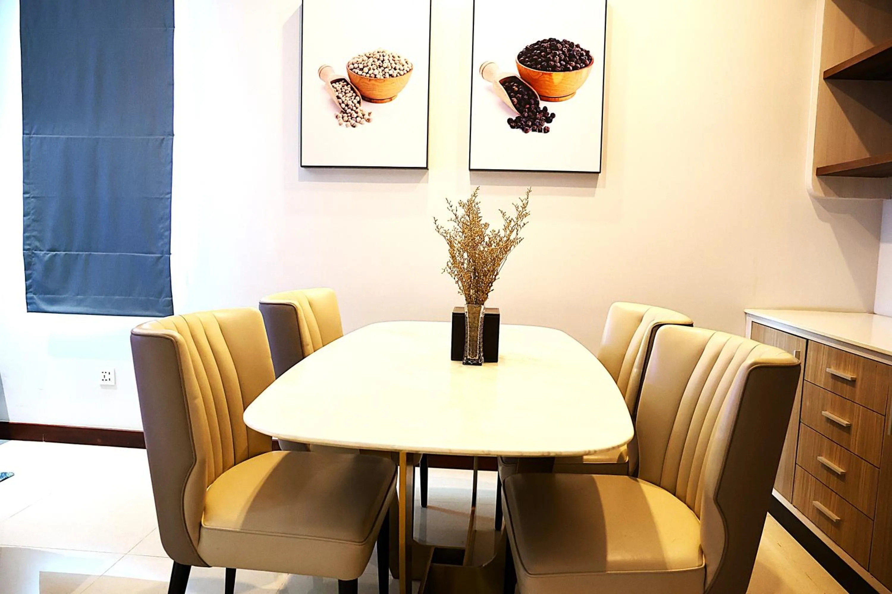 Dining area in Castle Bayview Resort & Spa