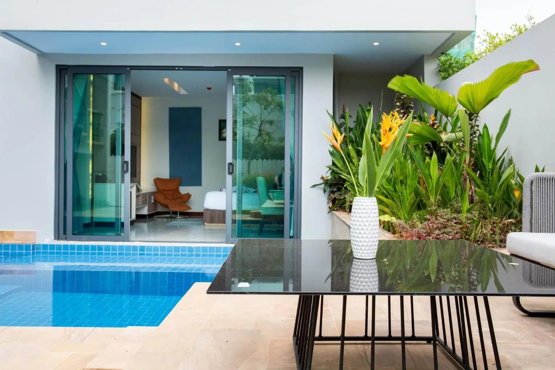 Swimming pool in Castle Bayview Resort & Spa Swimming pool in Castle Bayview Resort & Spa