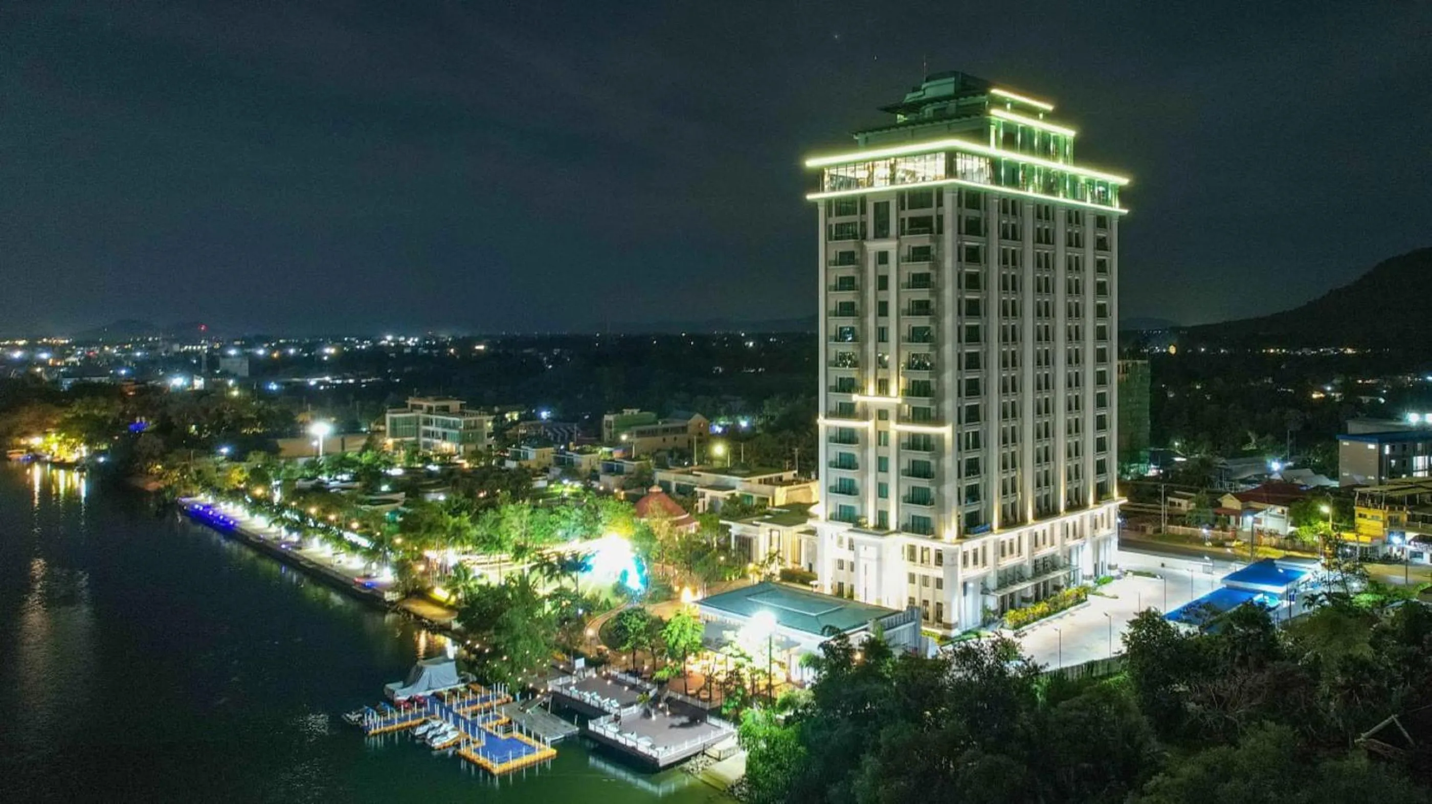 Property building in Castle Bayview Resort & Spa