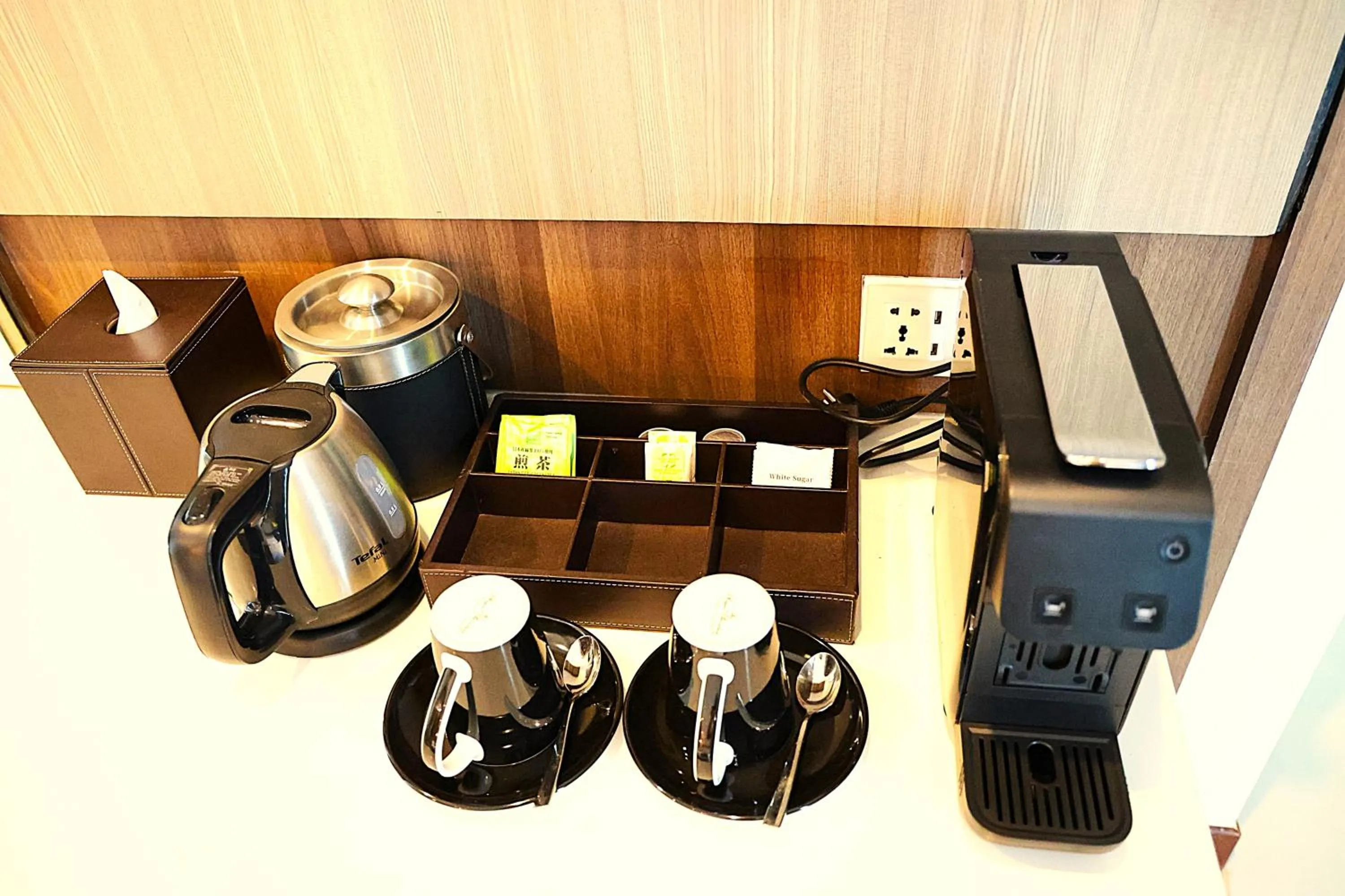 Coffee/tea facilities in Castle Bayview Resort & Spa