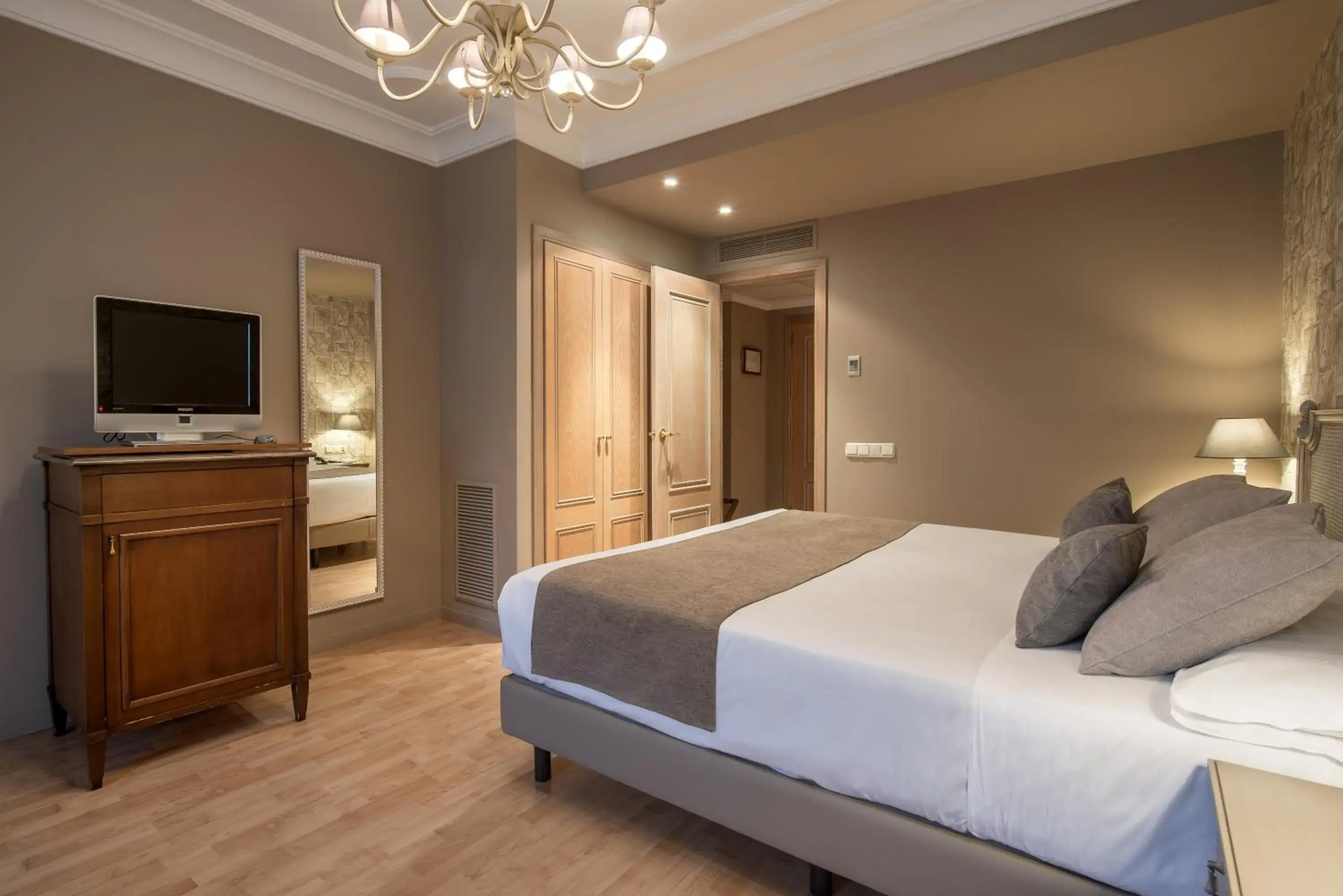 Coffee/tea facilities, Bed in Vincci Lys Coffee/tea facilities, Bed in Vincci Lys