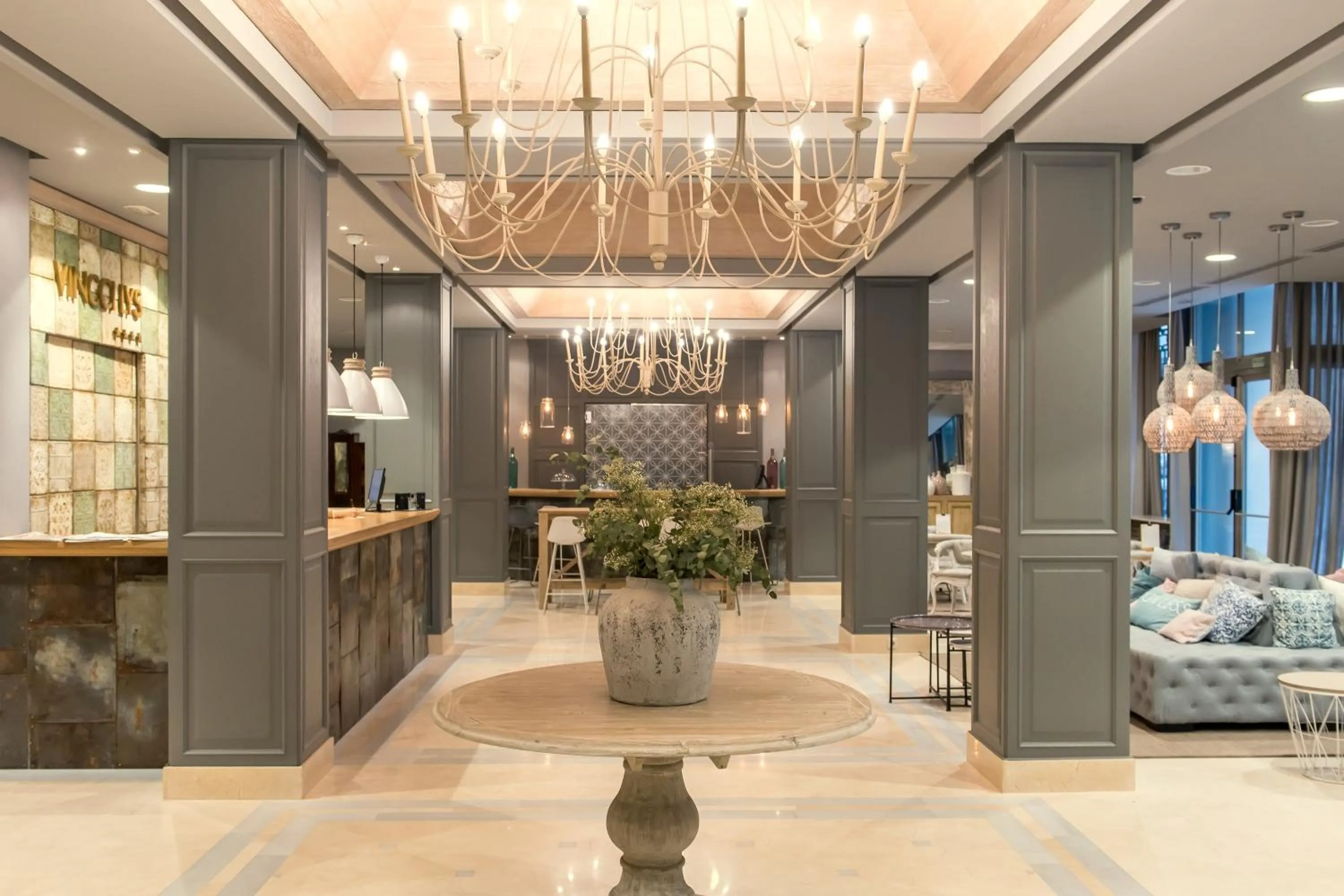 Lounge or bar in Vincci Lys