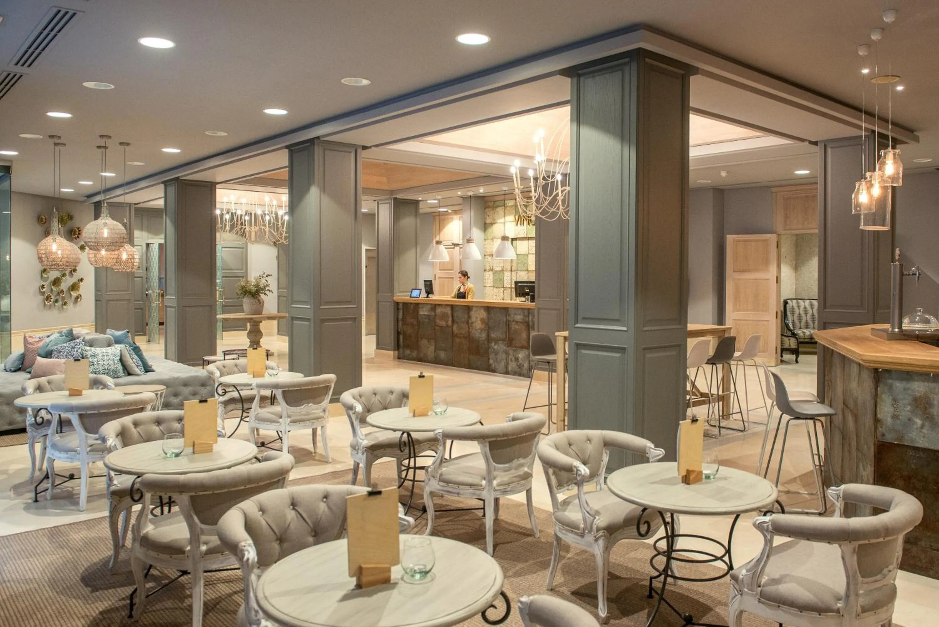 Lounge or bar in Vincci Lys