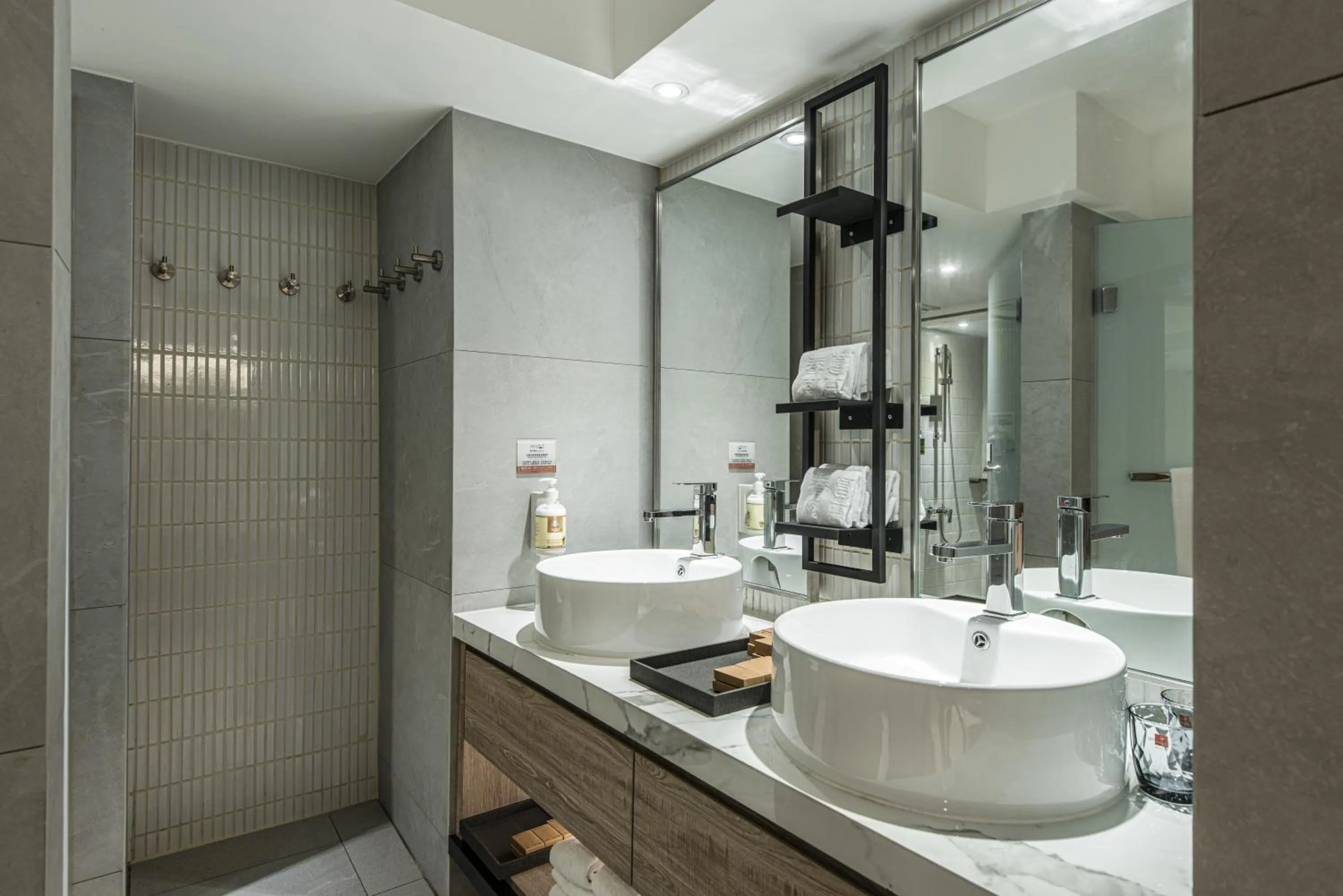 Spring Rhapsody Hotel