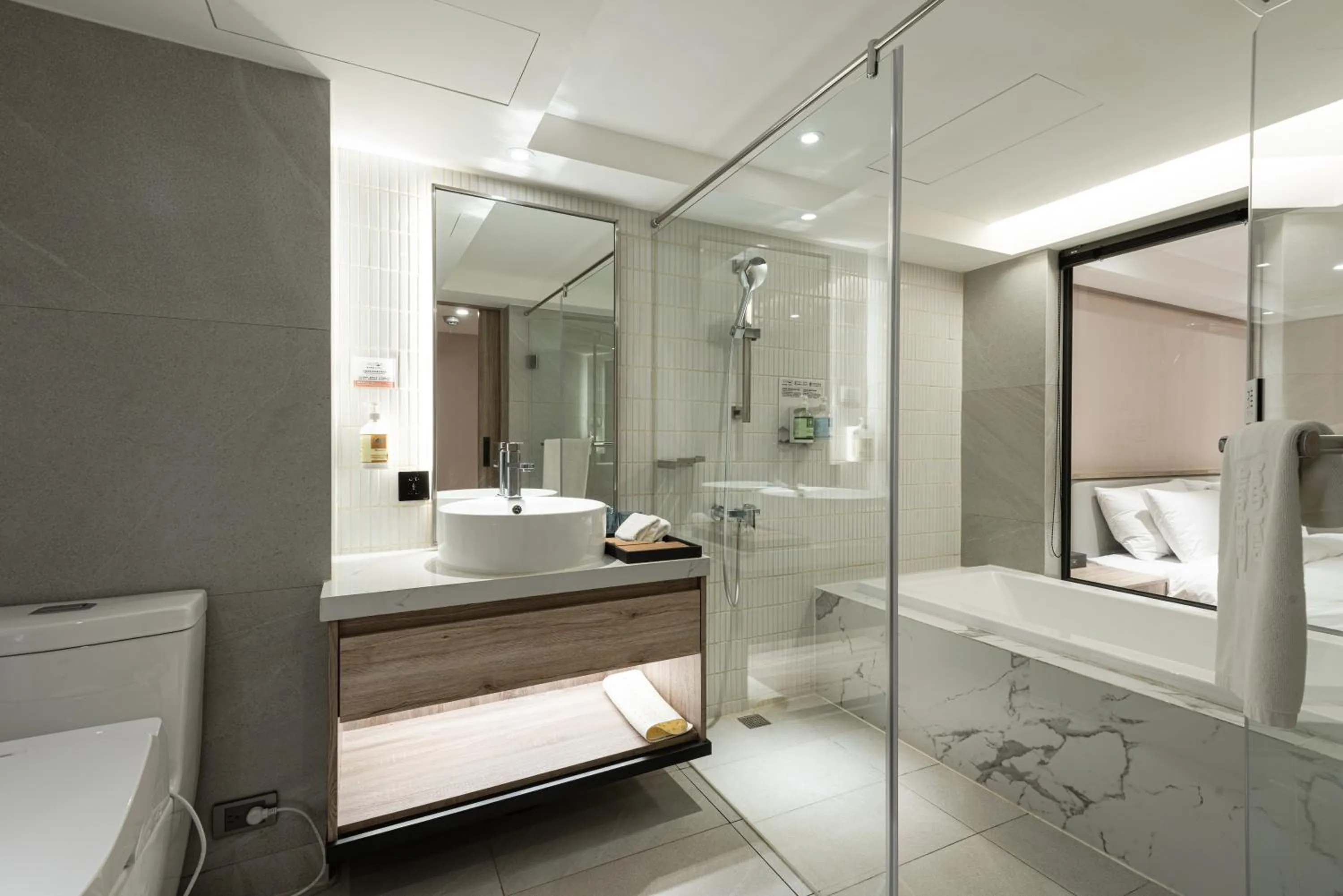 Bathroom, Bed in Spring Rhapsody Hotel