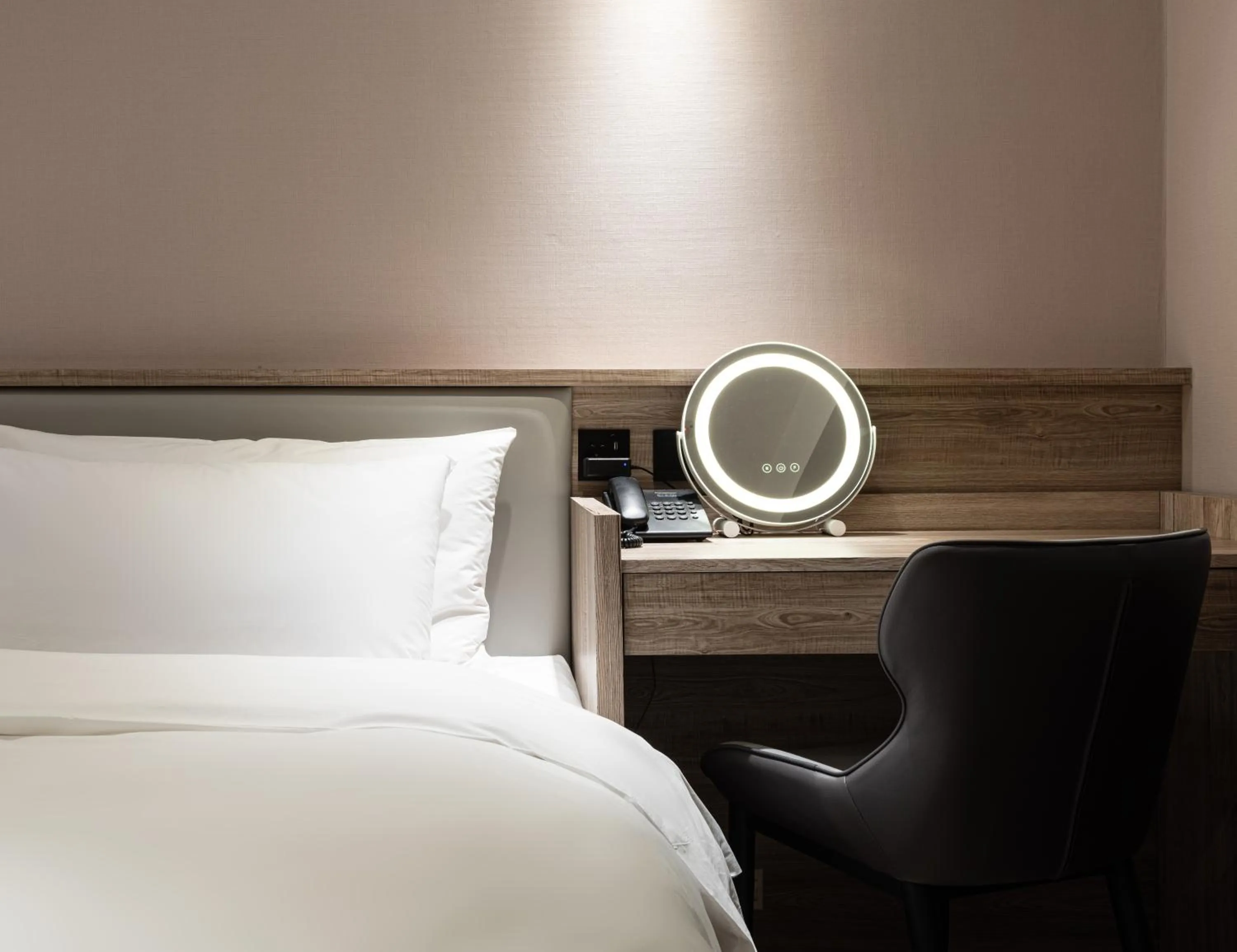 Bedroom, Bed in Spring Rhapsody Hotel