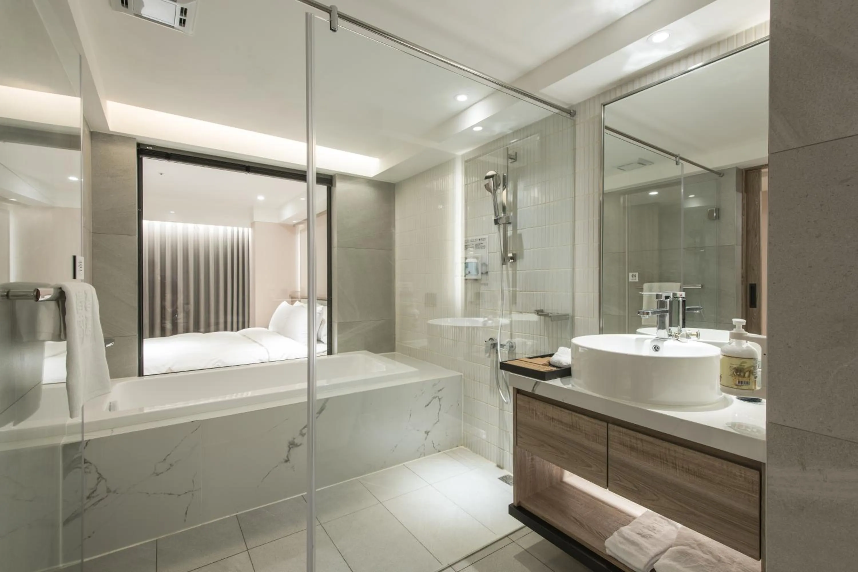 Bath in Spring Rhapsody Hotel