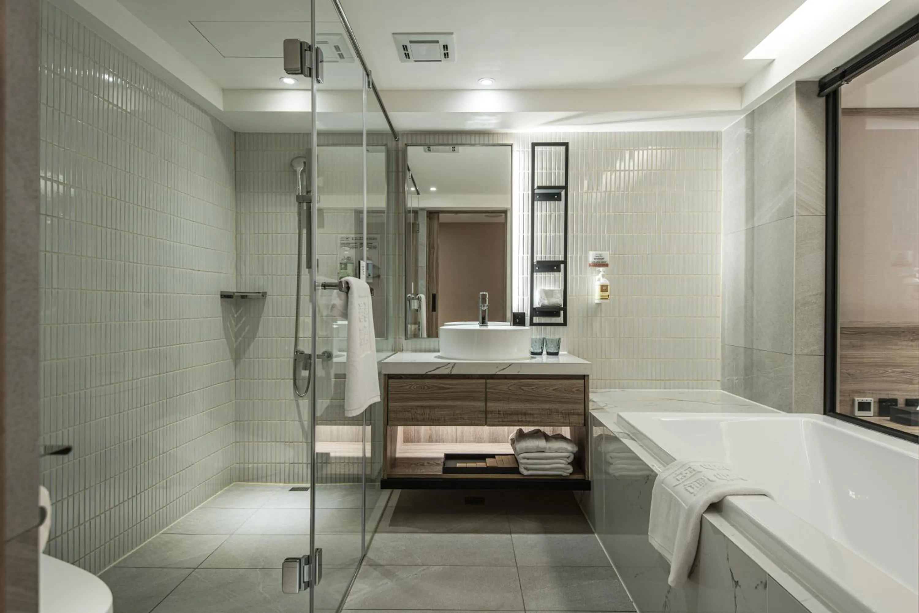 Spring Rhapsody Hotel