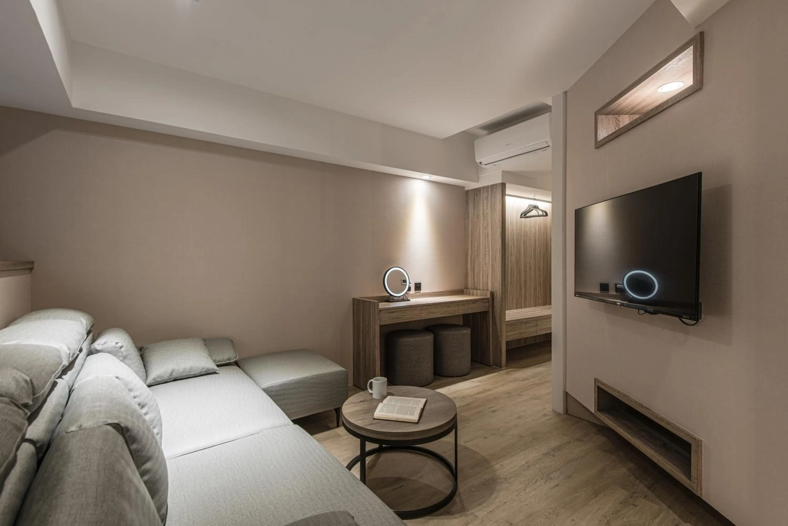 Spring Rhapsody Hotel