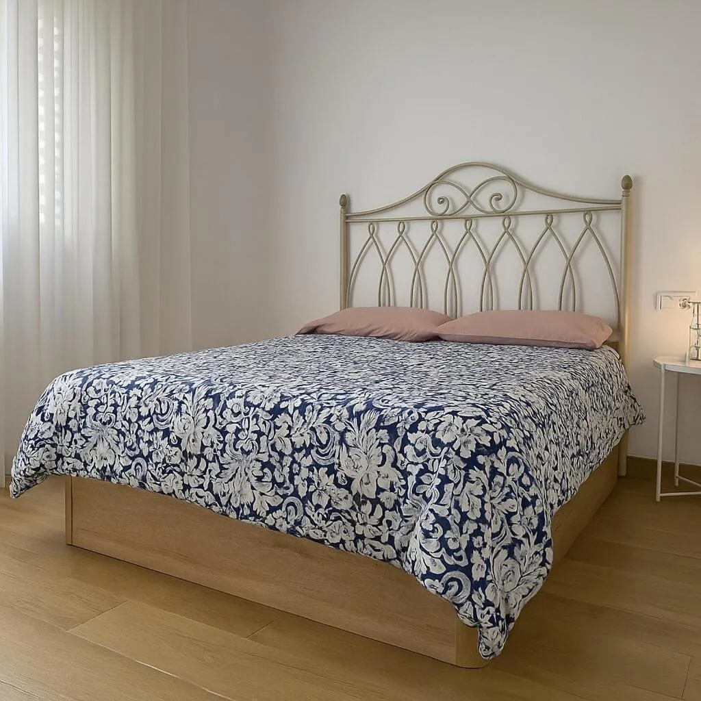 Bedroom, Bed in Céntrico Apartamento en Jaén 107 m2 2 baños 4 pax