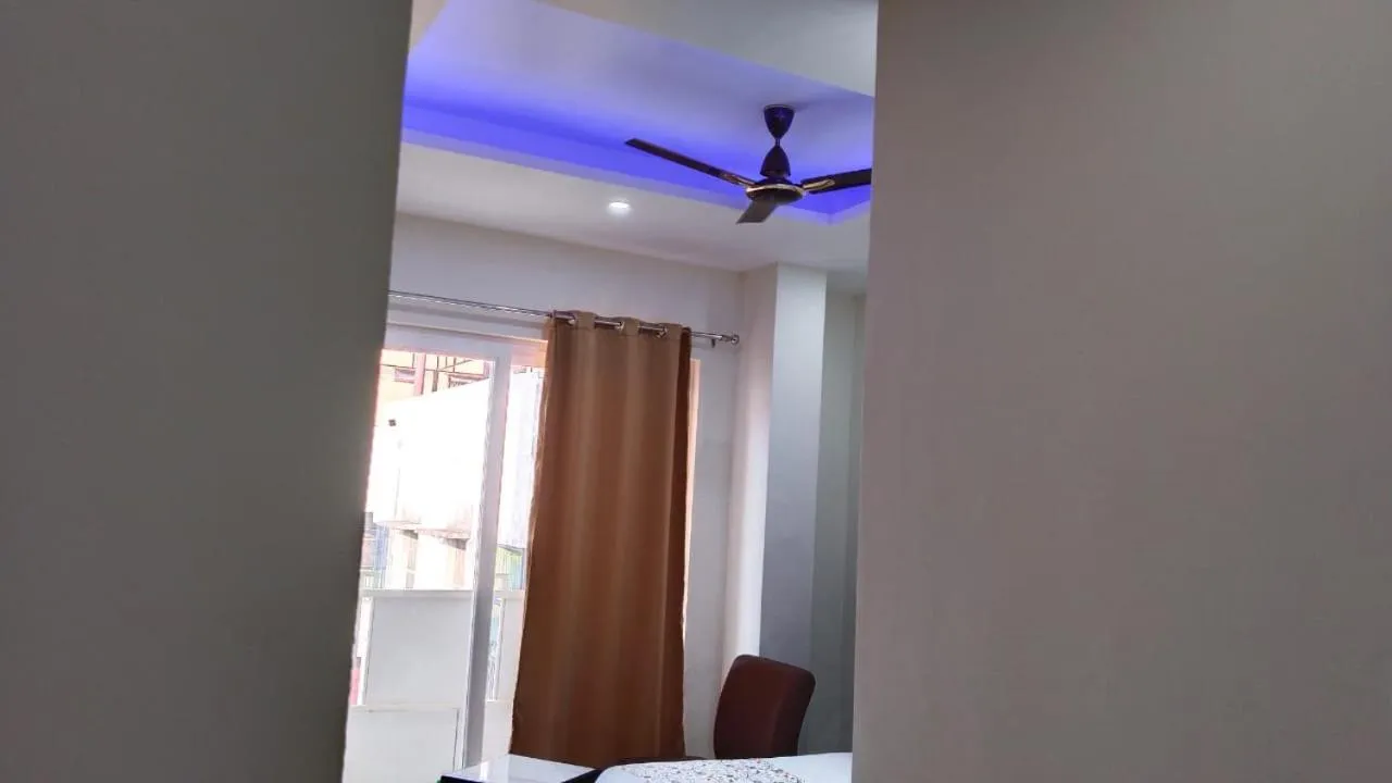 fireplace in Hotel Bagga Kuteer