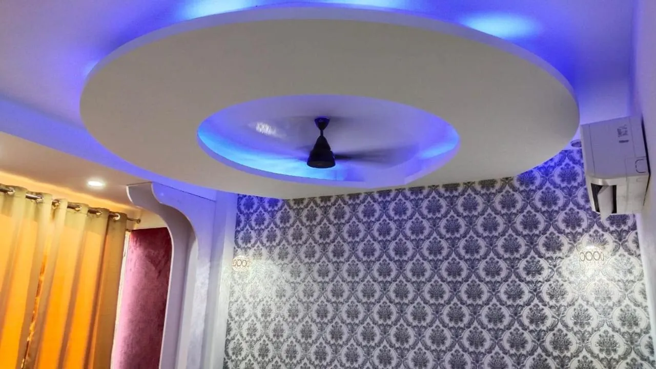 fireplace in Hotel Bagga Kuteer