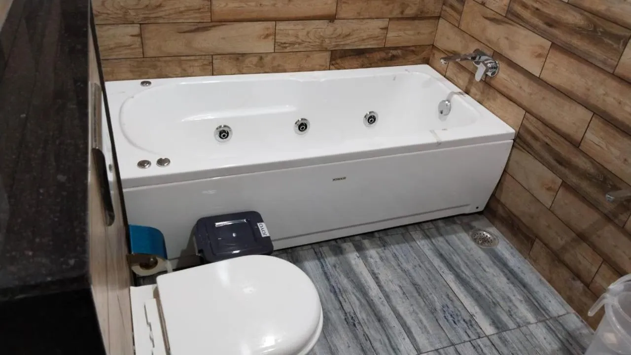 Bath in Hotel Bagga Kuteer